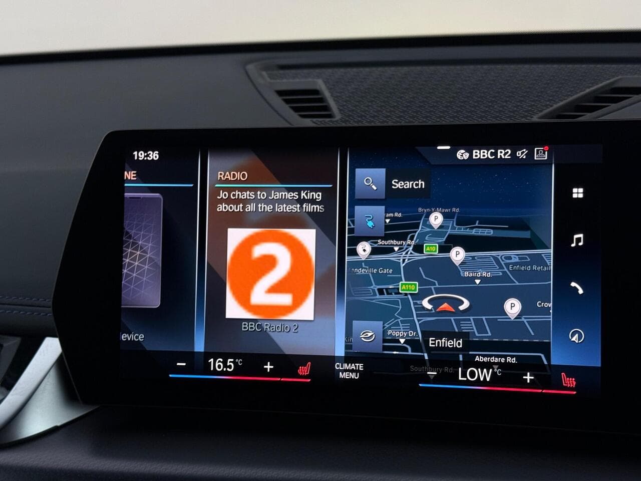 BMW iX1 thumbnail Infotainment System