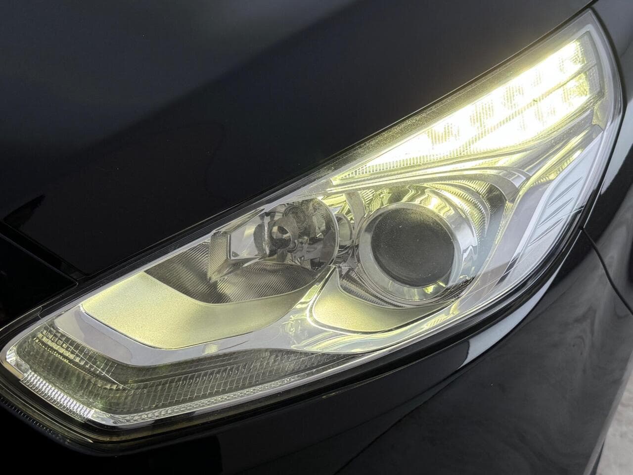 Ford Galaxy thumbnail Lights Front