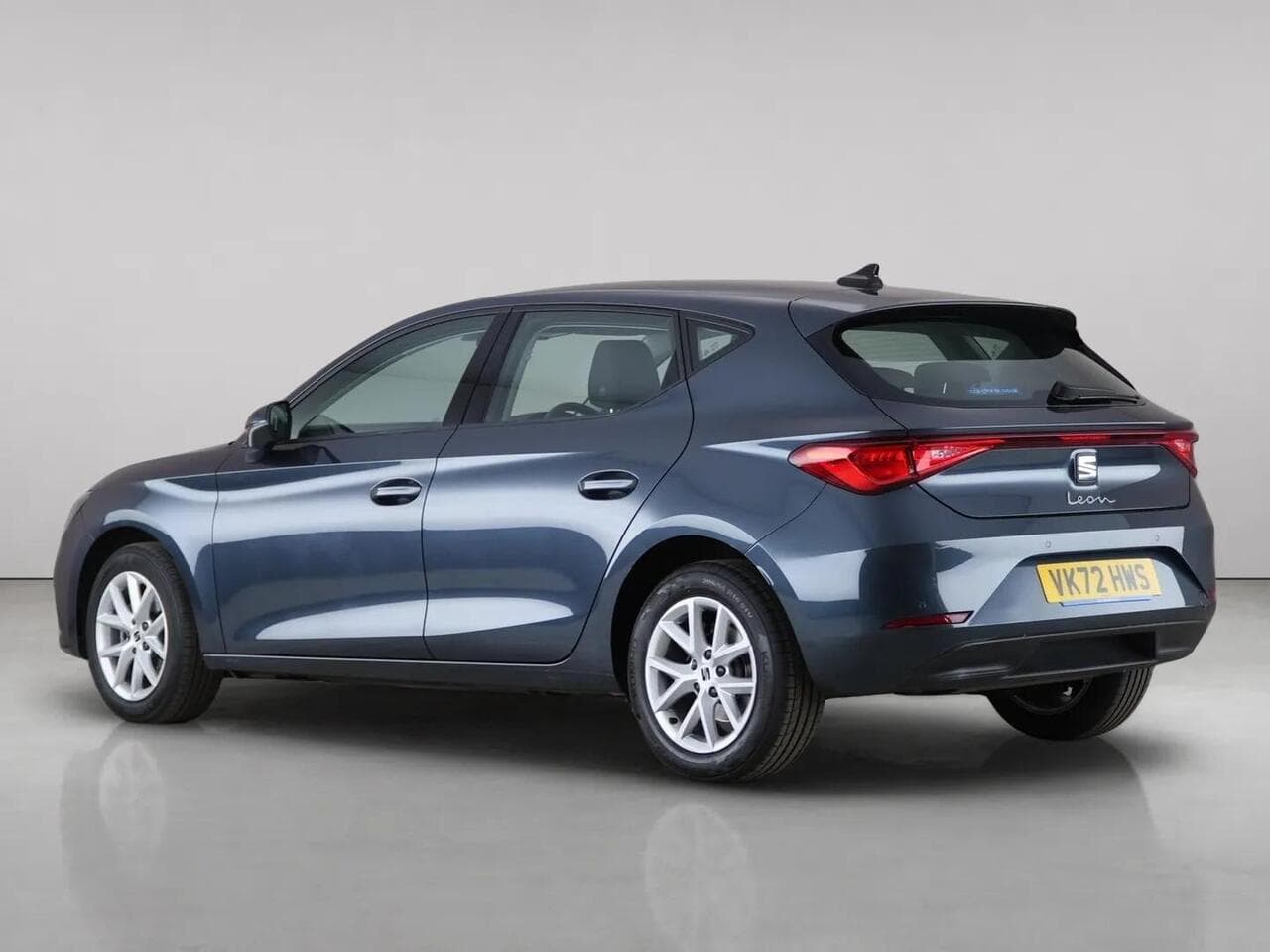 SEAT Leon thumbnail Rear Left