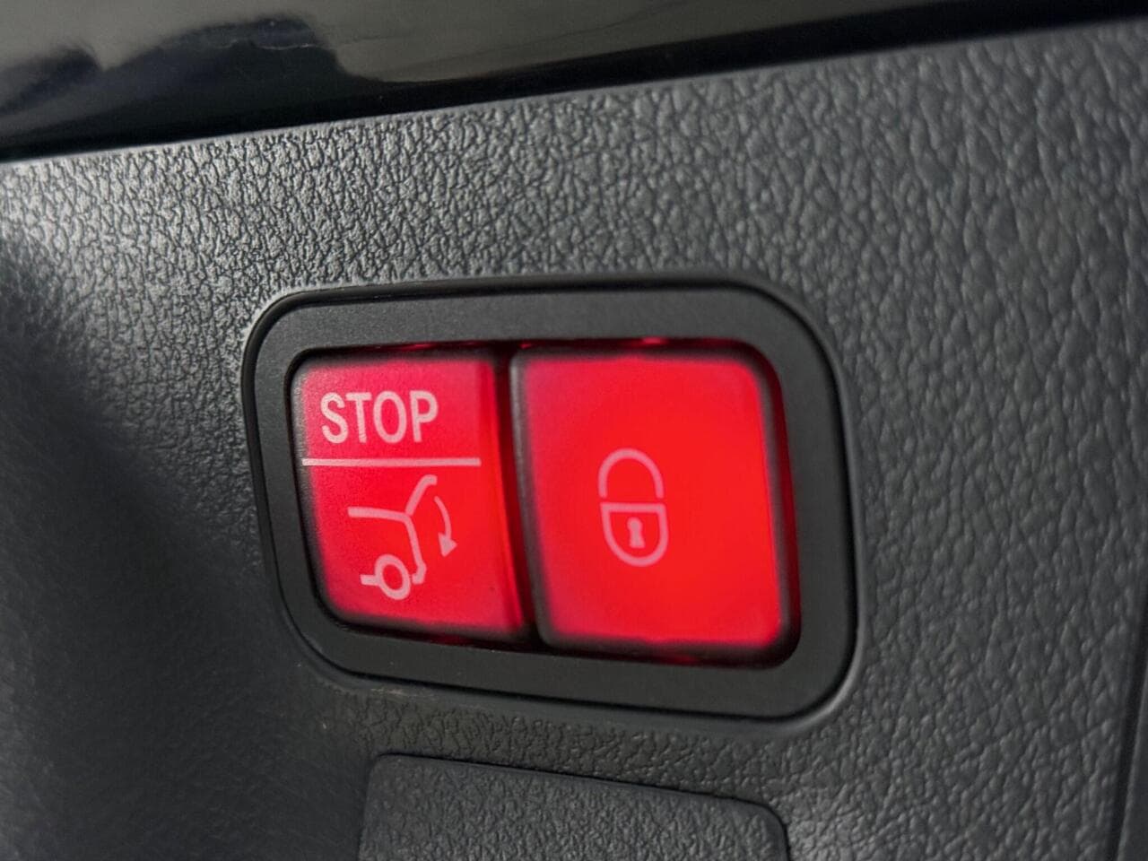 Mercedes-Benz CLA thumbnail Misc Controls