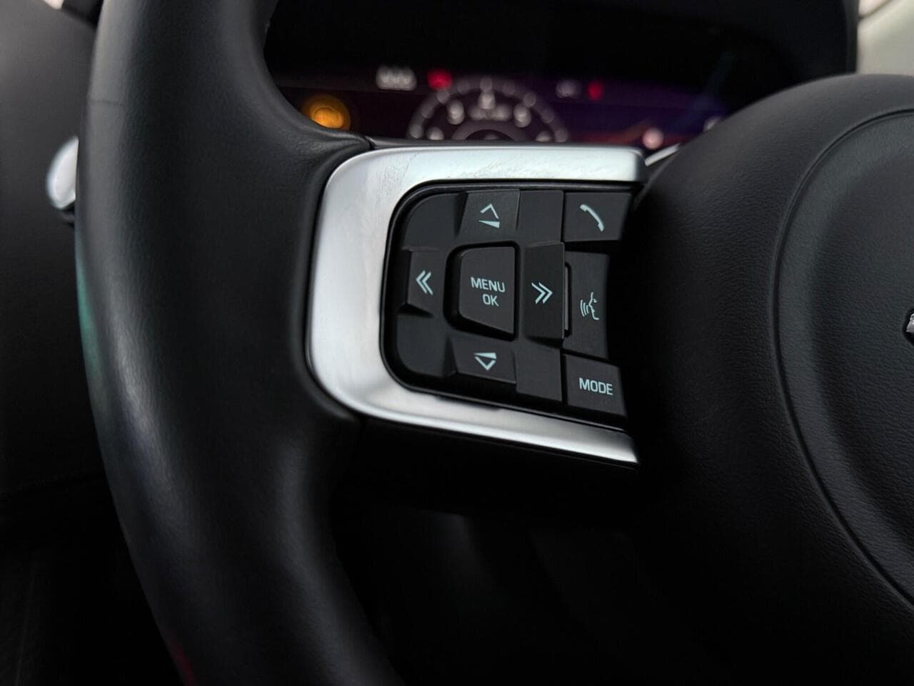 Jaguar F-PACE thumbnail Misc Controls