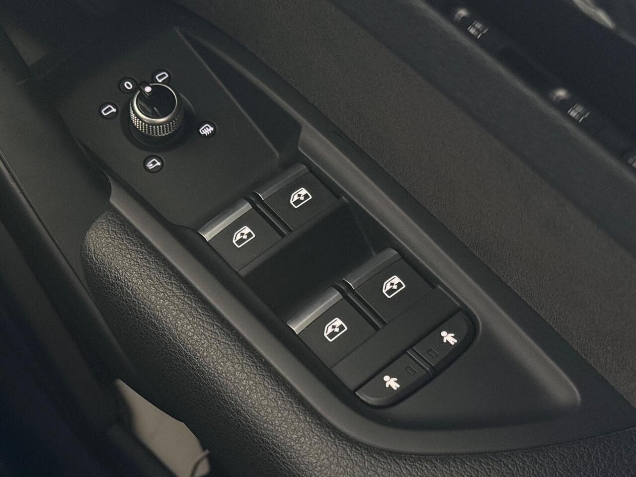 Audi Q5 thumbnail Misc Controls