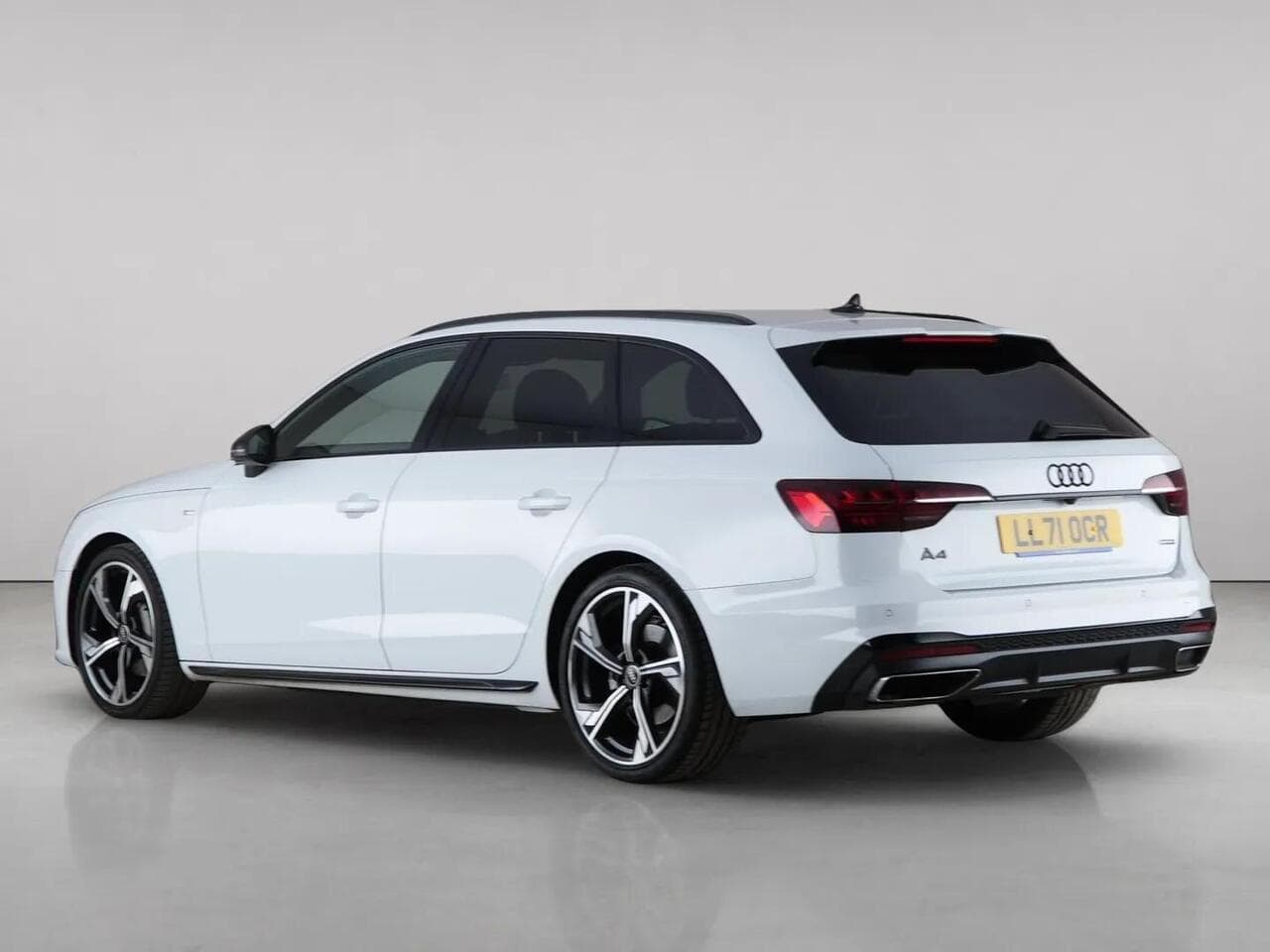 Audi A4 Avant thumbnail Rear Left