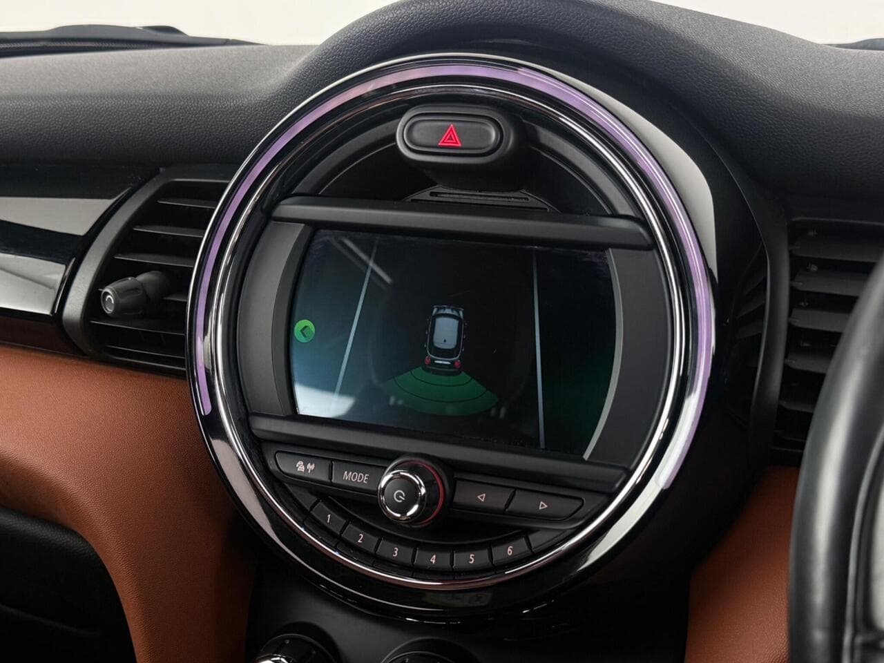 MINI Hatch thumbnail Infotainment System