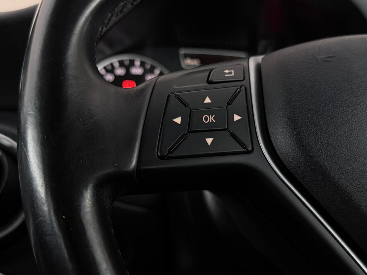 Mercedes-Benz A Class thumbnail Misc Controls