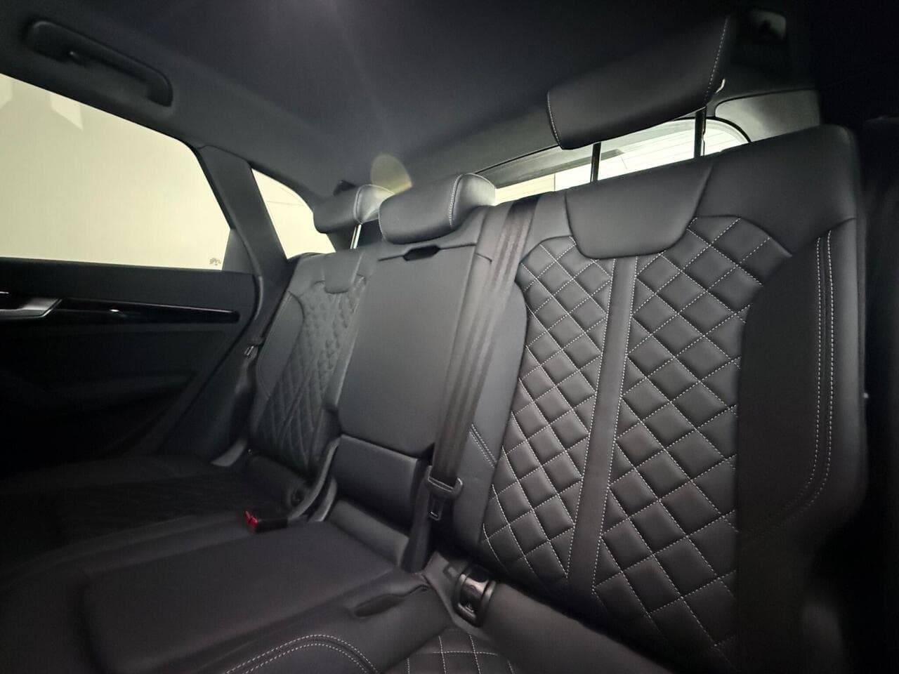 Audi Q5 thumbnail Seats Rear
