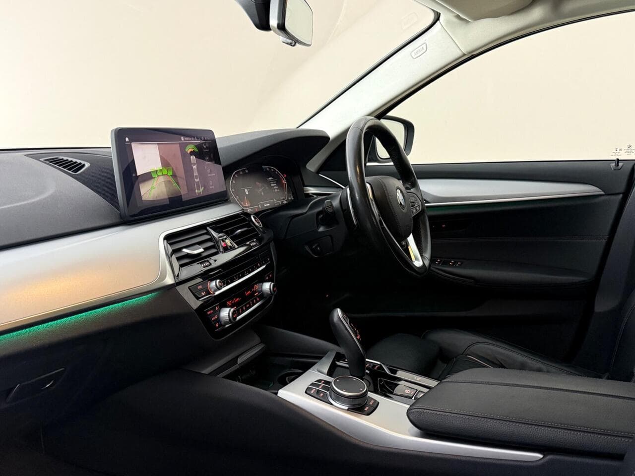 BMW 5 Series thumbnail Interior Front