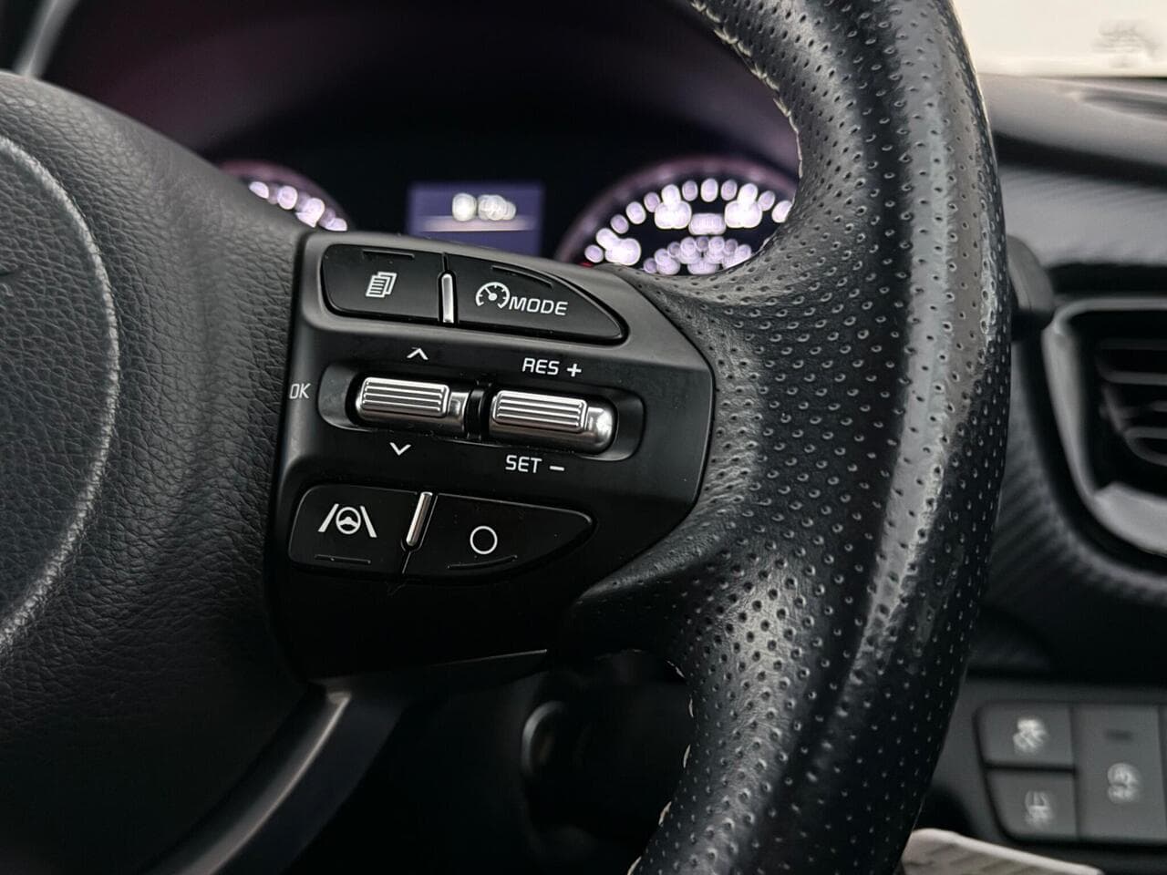 Kia Stonic thumbnail Misc Controls