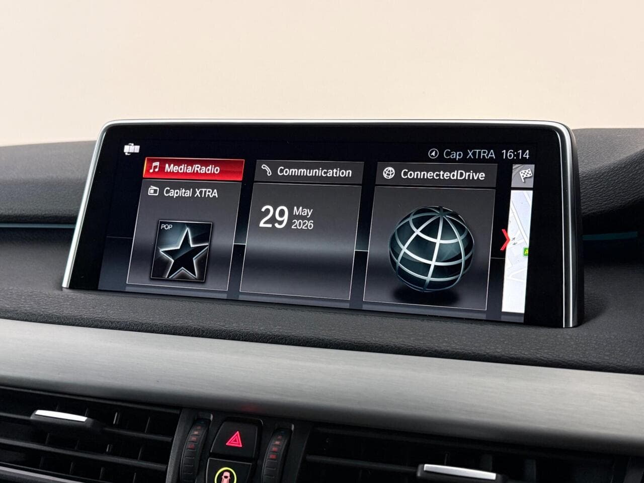 BMW X5 thumbnail Infotainment System
