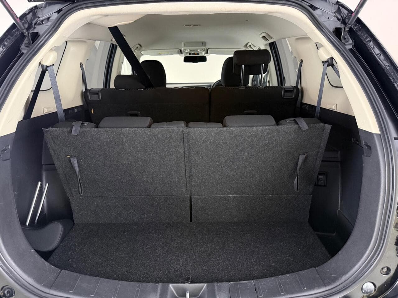 Mitsubishi Outlander thumbnail Boot