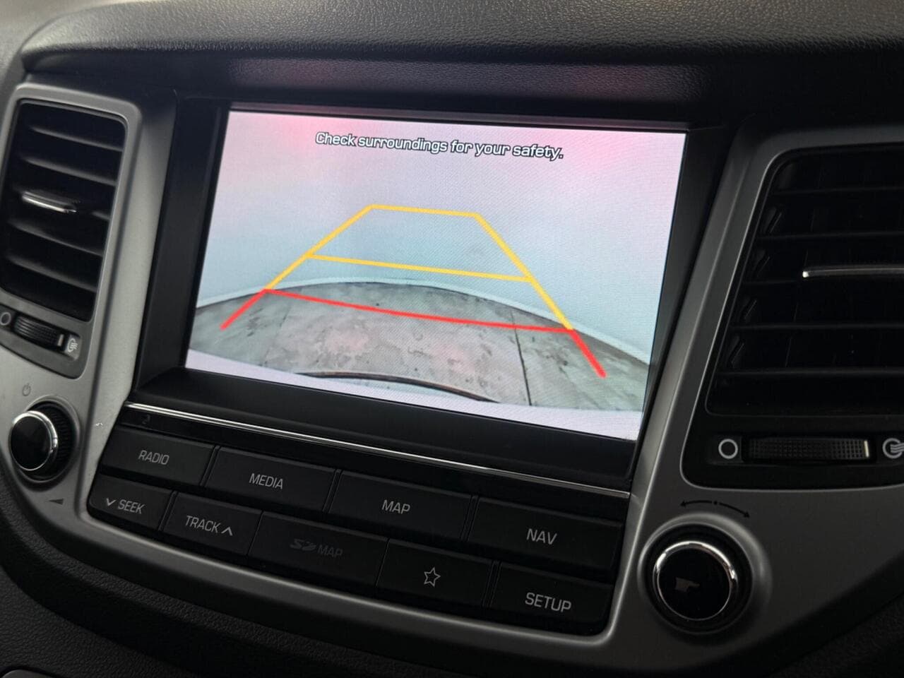 Hyundai TUCSON thumbnail Infotainment System