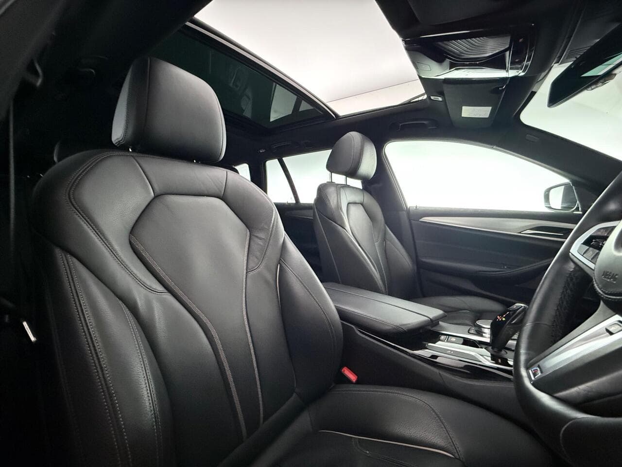 BMW 5 Series thumbnail Seat Driver