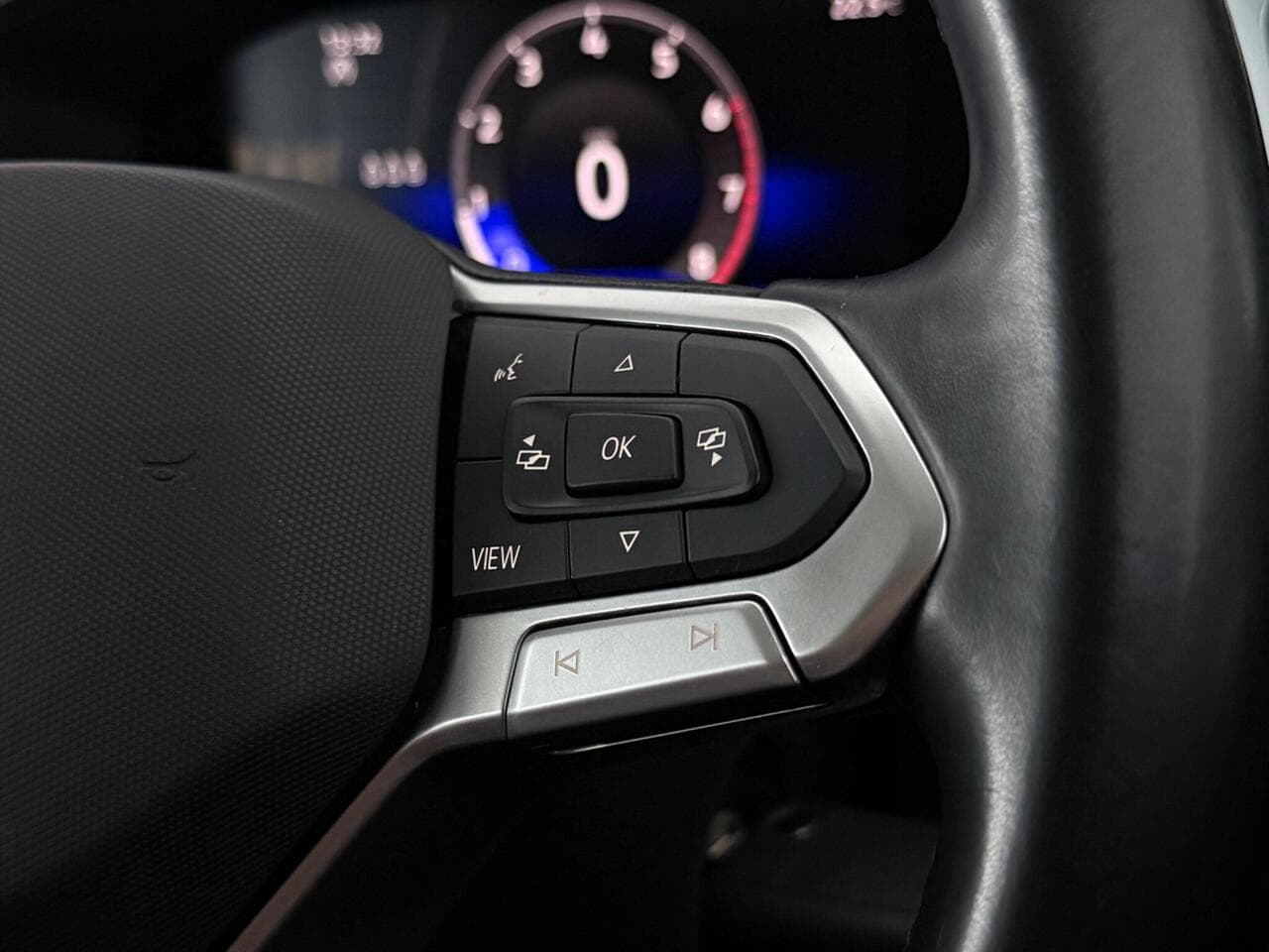 Volkswagen T-Roc thumbnail Misc Controls