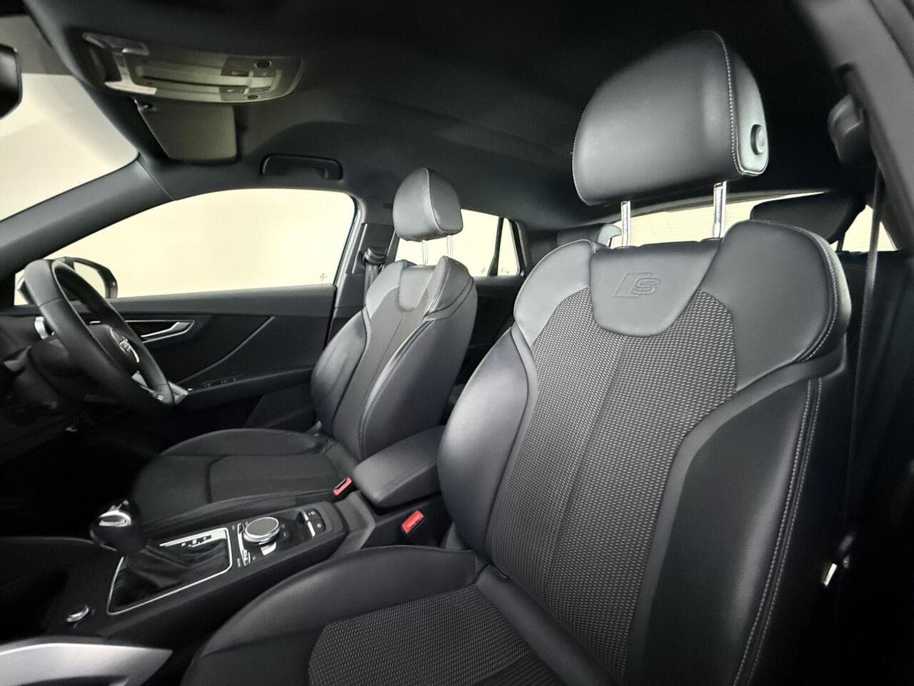 Audi Q2 thumbnail Seat Front Passenger