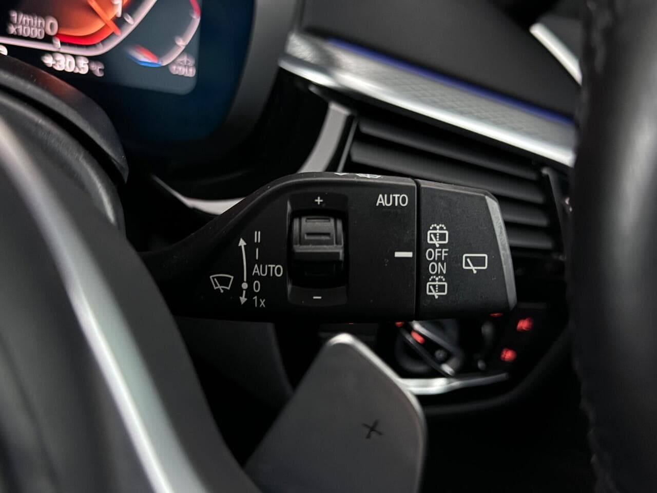 BMW 5 Series thumbnail Misc Controls