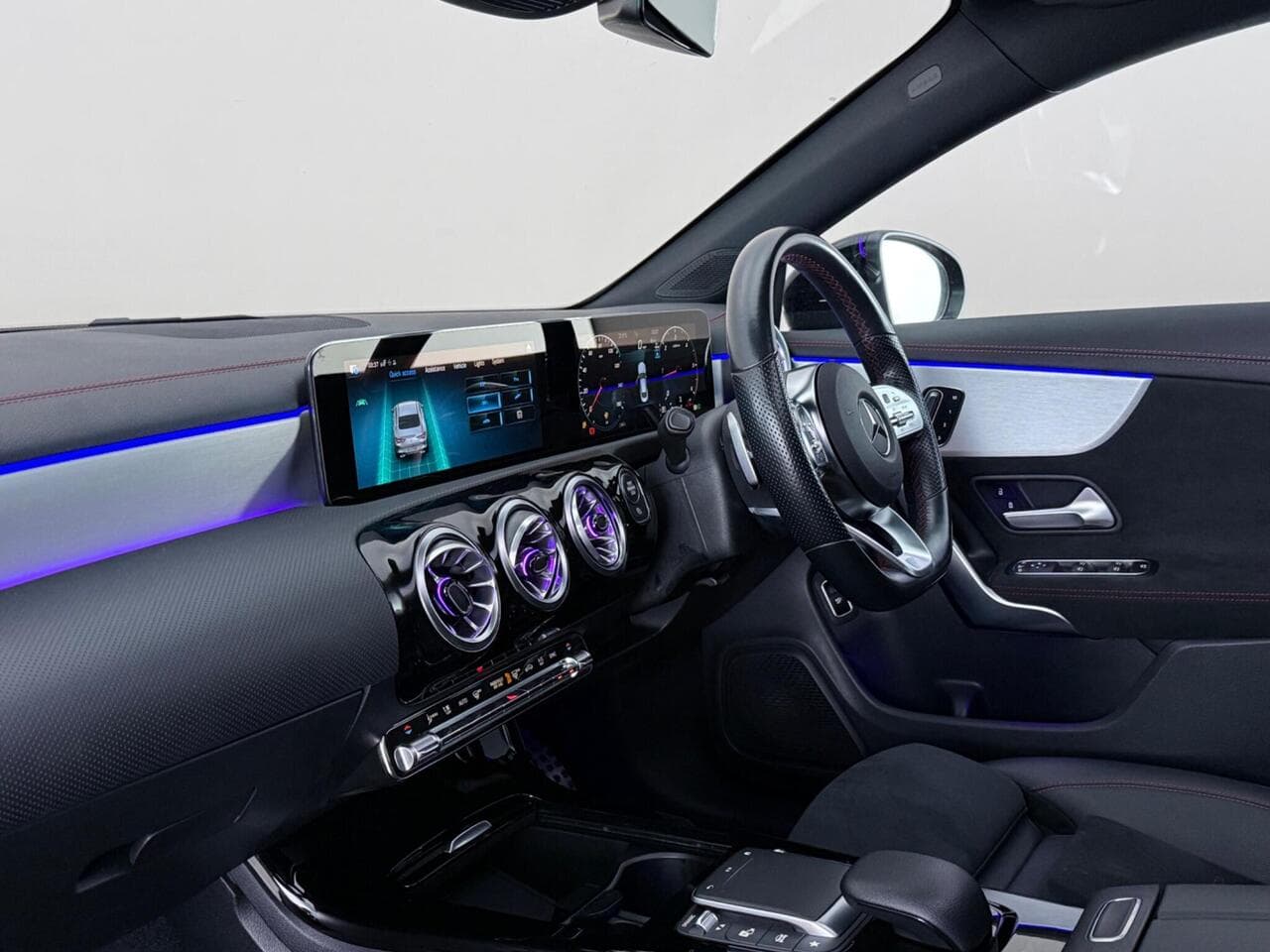 Mercedes-Benz CLA thumbnail Interior Front