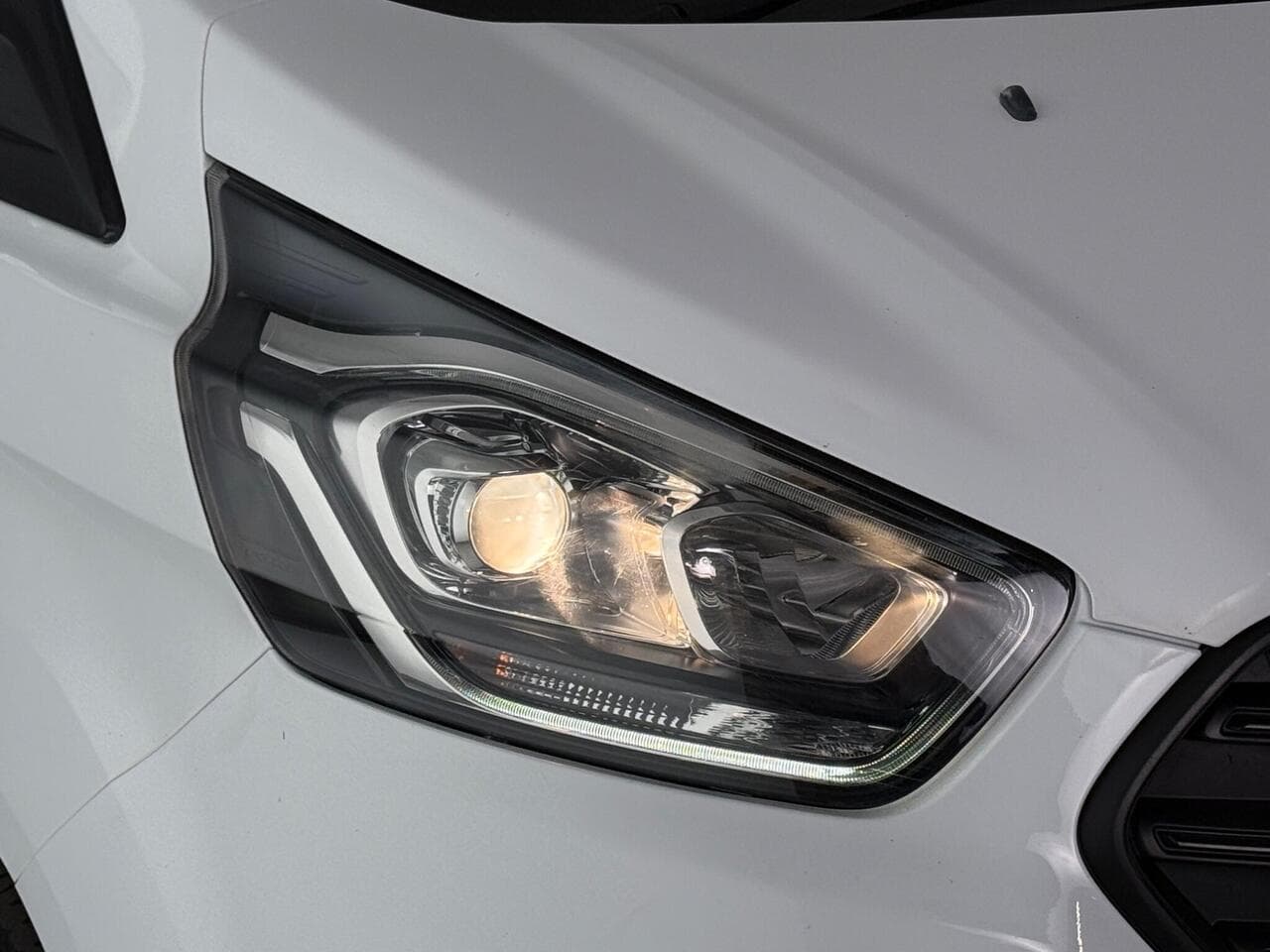 Ford Transit Custom thumbnail Lights Front