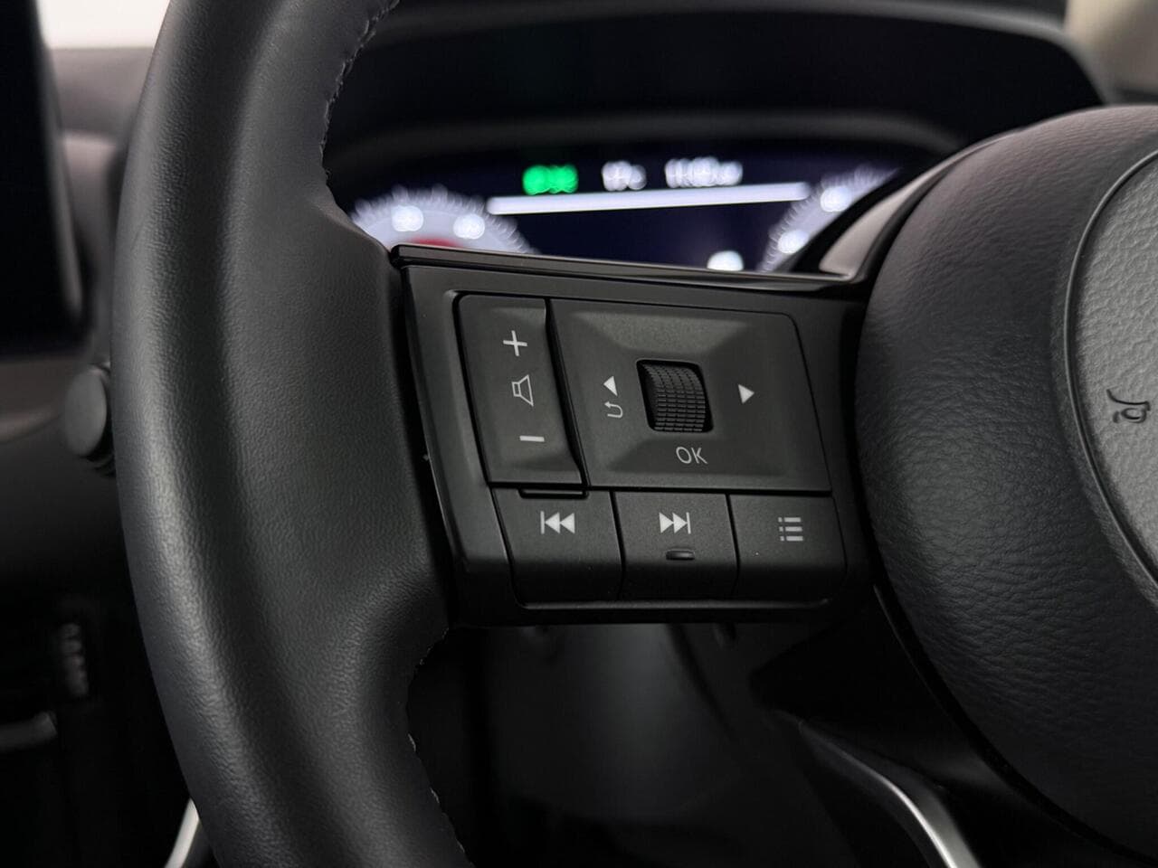Nissan Qashqai thumbnail Misc Controls