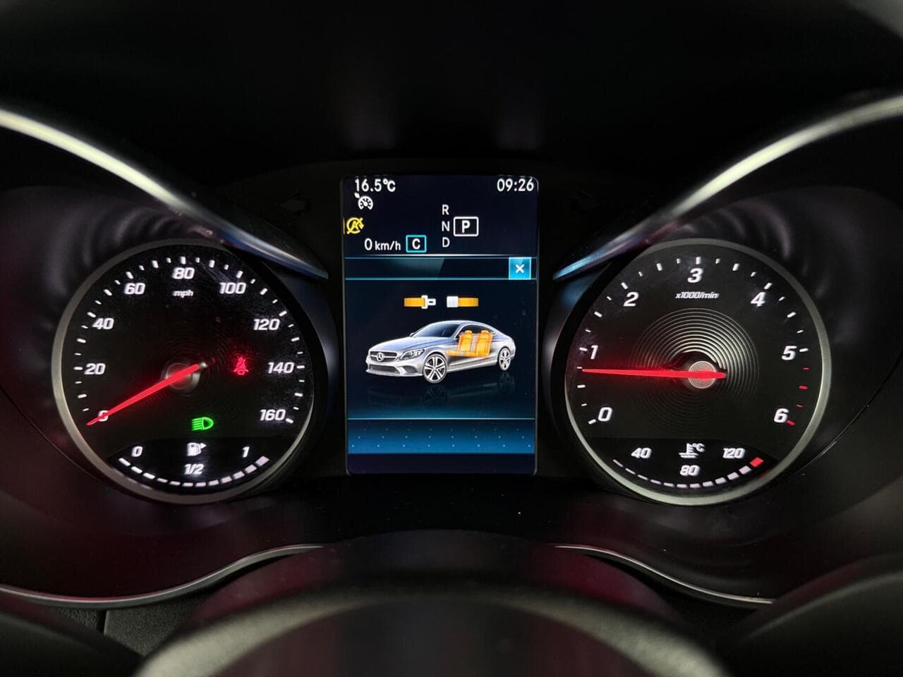 Mercedes-Benz C Class thumbnail Driver Instruments