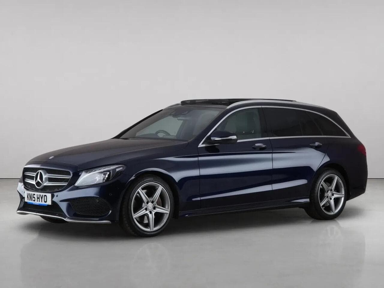 Mercedes-Benz C Class thumbnail Front Left
