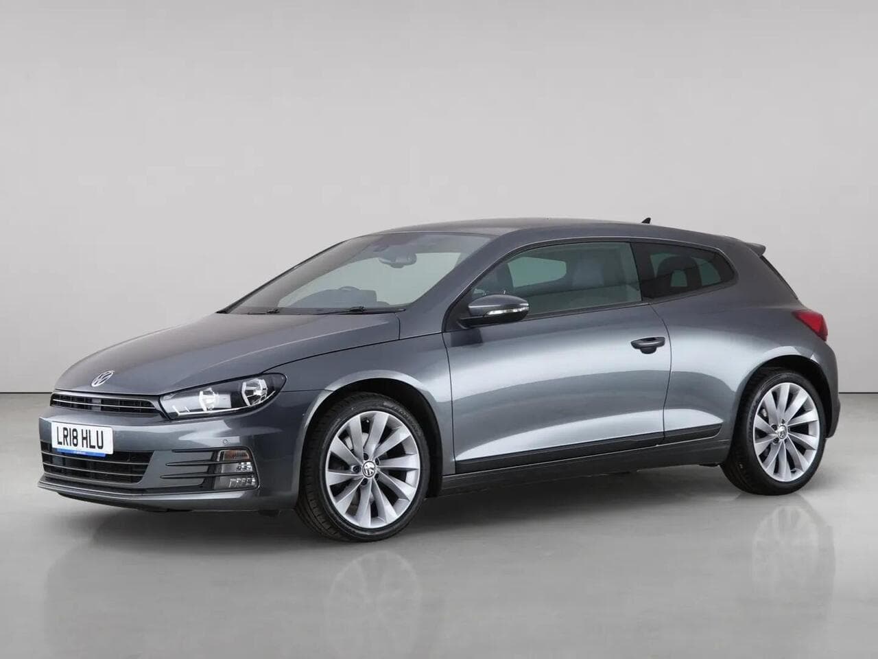 Volkswagen Scirocco thumbnail Front Left