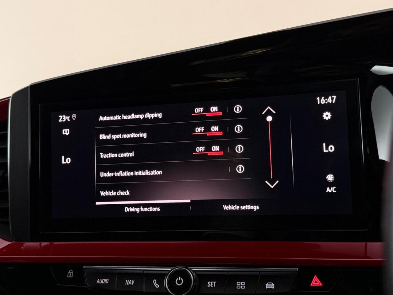 Vauxhall Mokka thumbnail Infotainment System