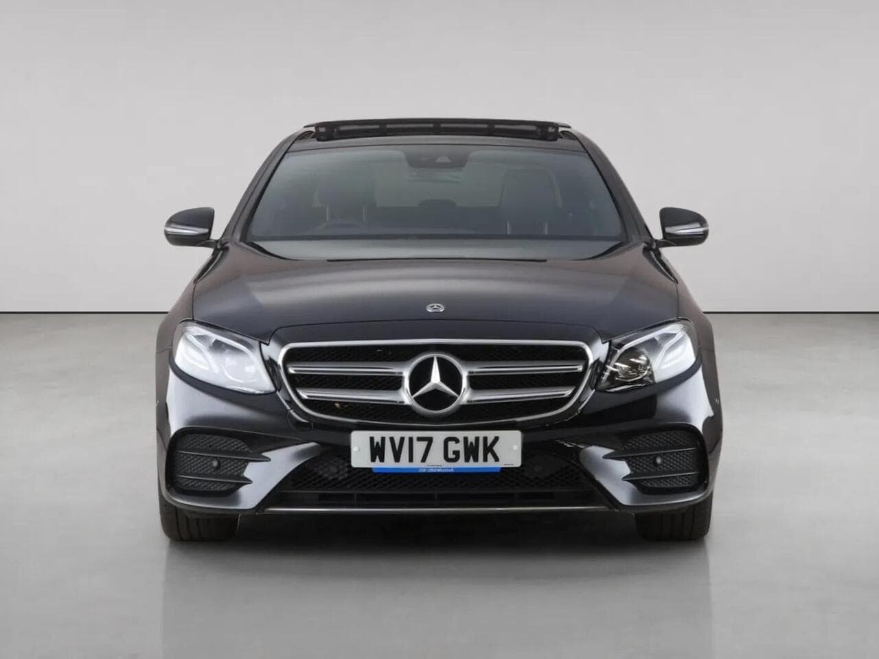 Mercedes-Benz E Class thumbnail Front