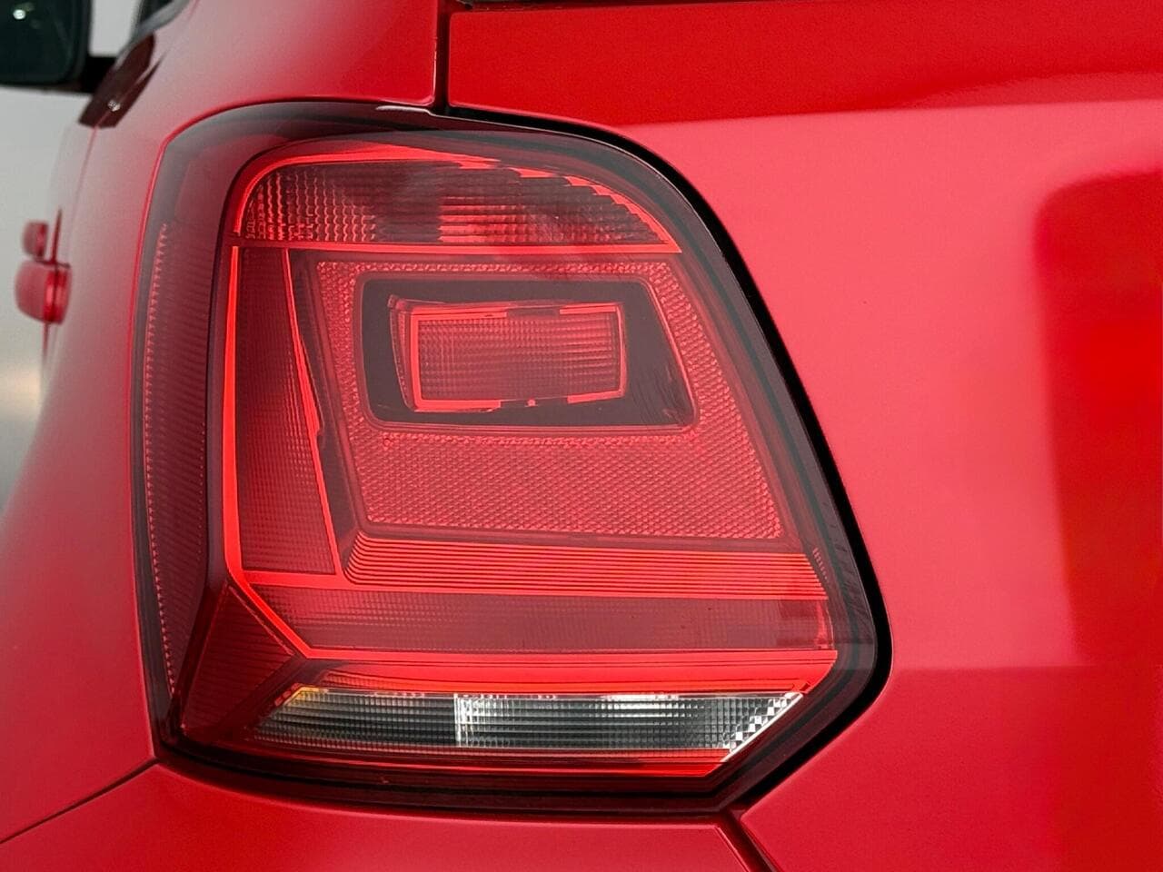Volkswagen Polo thumbnail Lights Rear