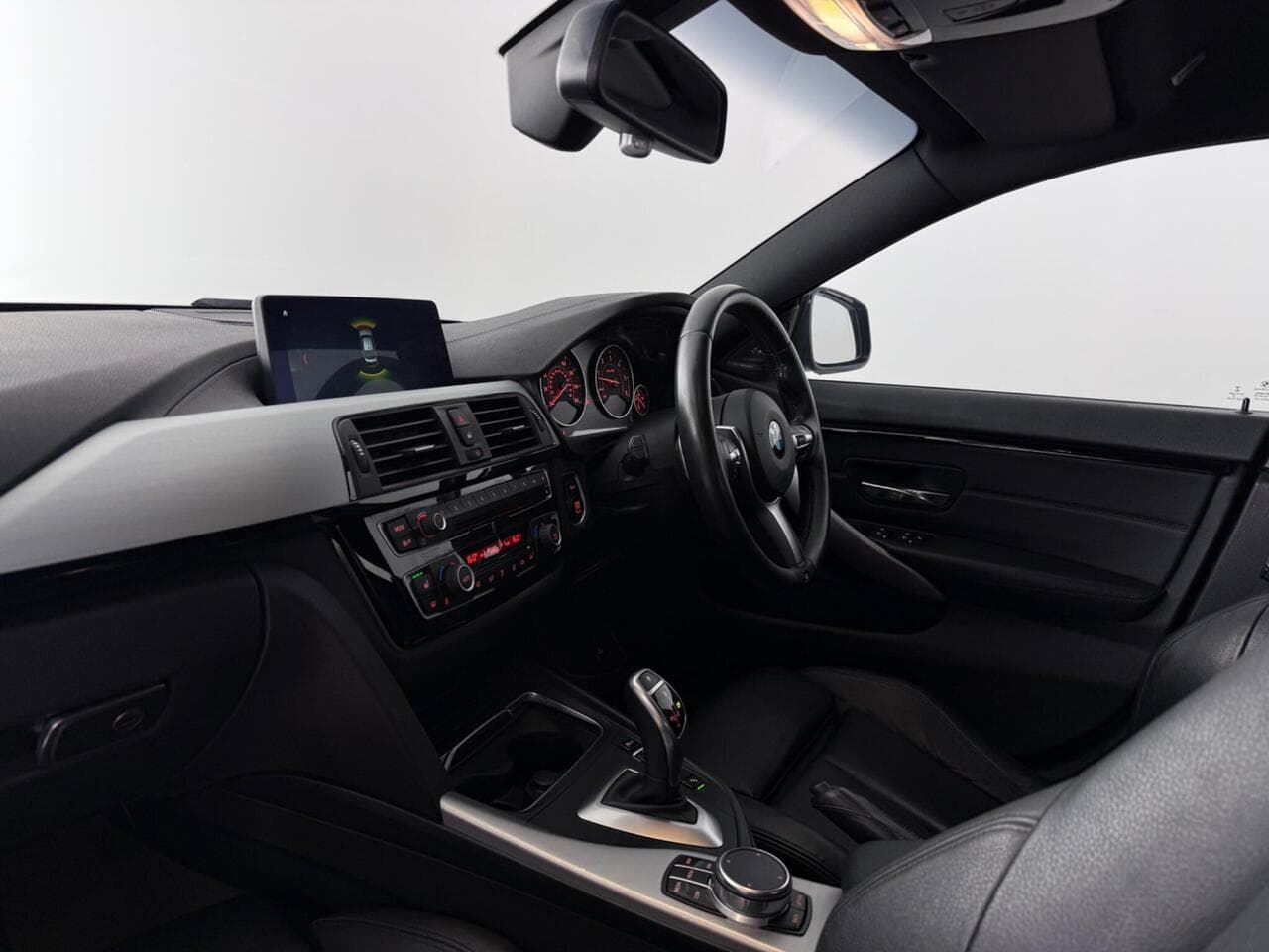 BMW 4 Series Gran Coupe thumbnail Interior Front