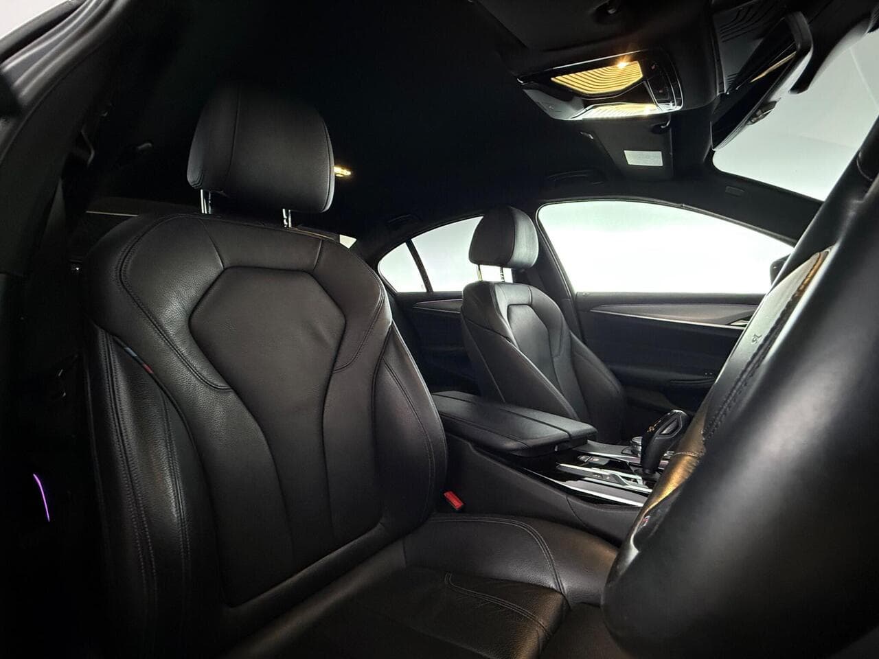 BMW 5 Series thumbnail Seats Rear