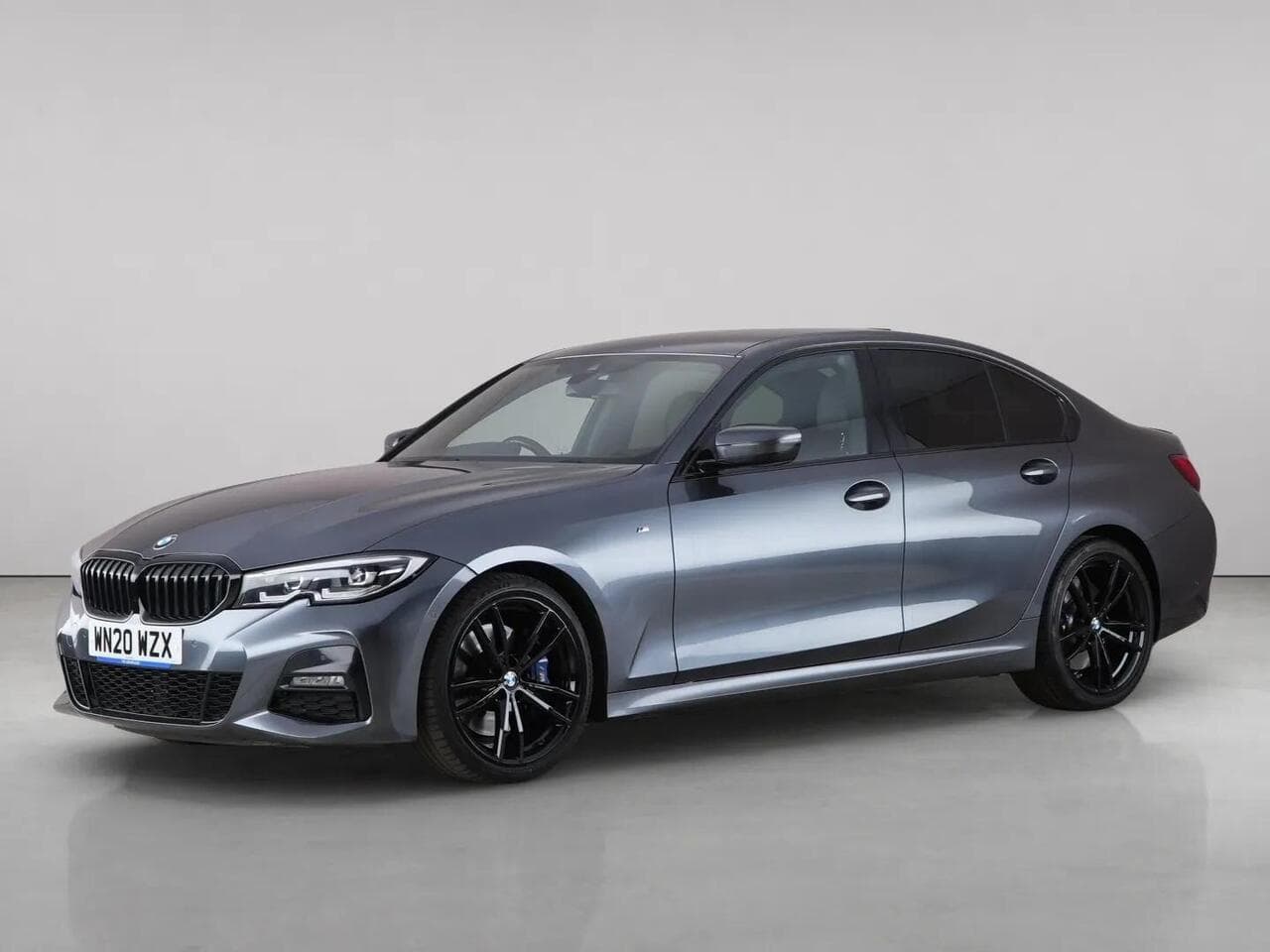 BMW 3 Series thumbnail Front Left