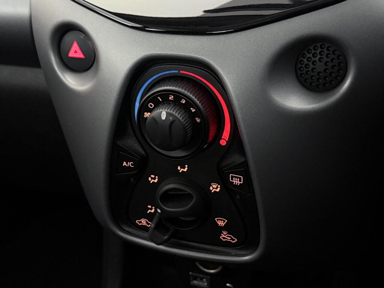 Toyota AYGO thumbnail Misc Controls