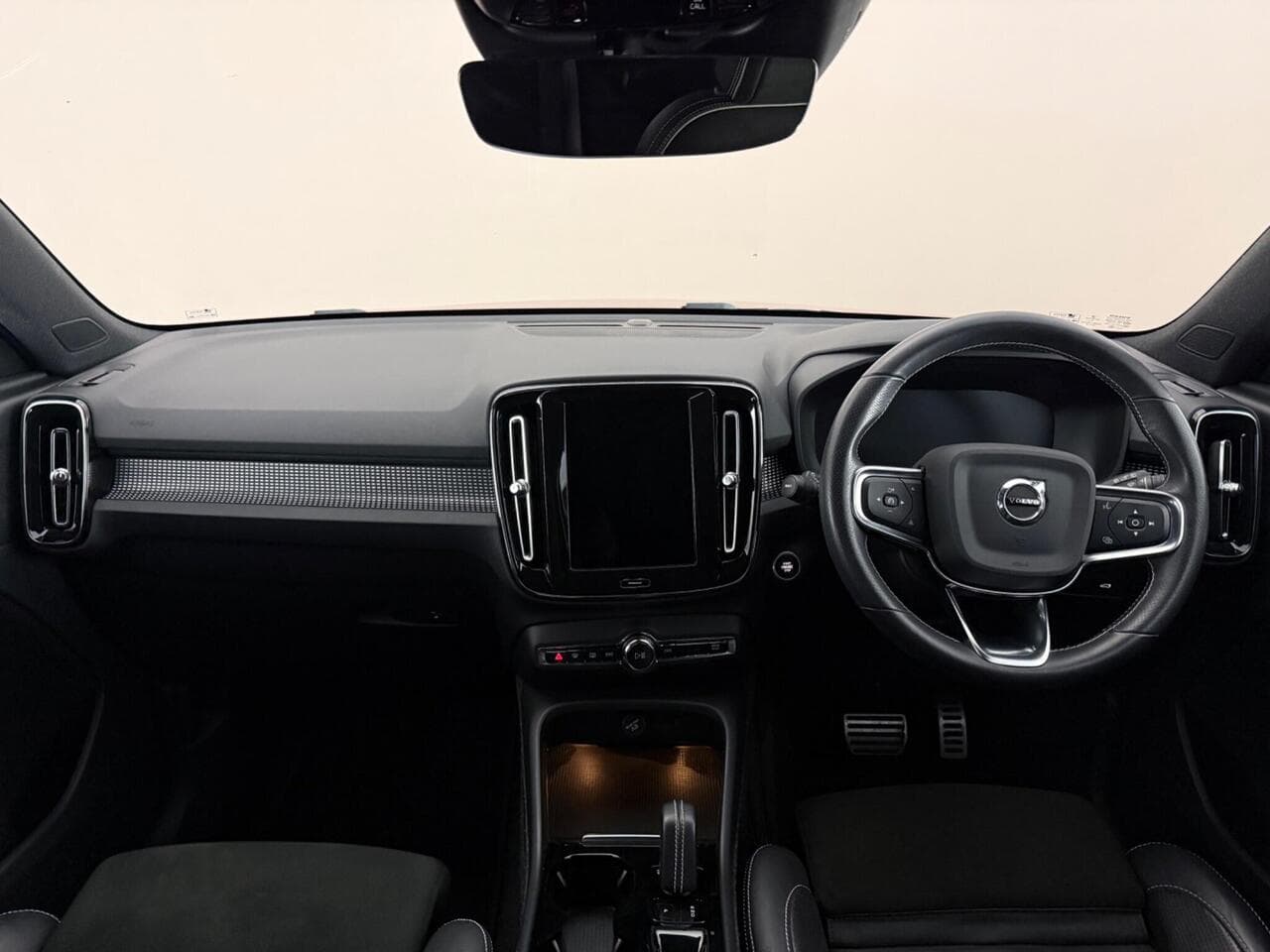 Volvo XC40 thumbnail Interior Front