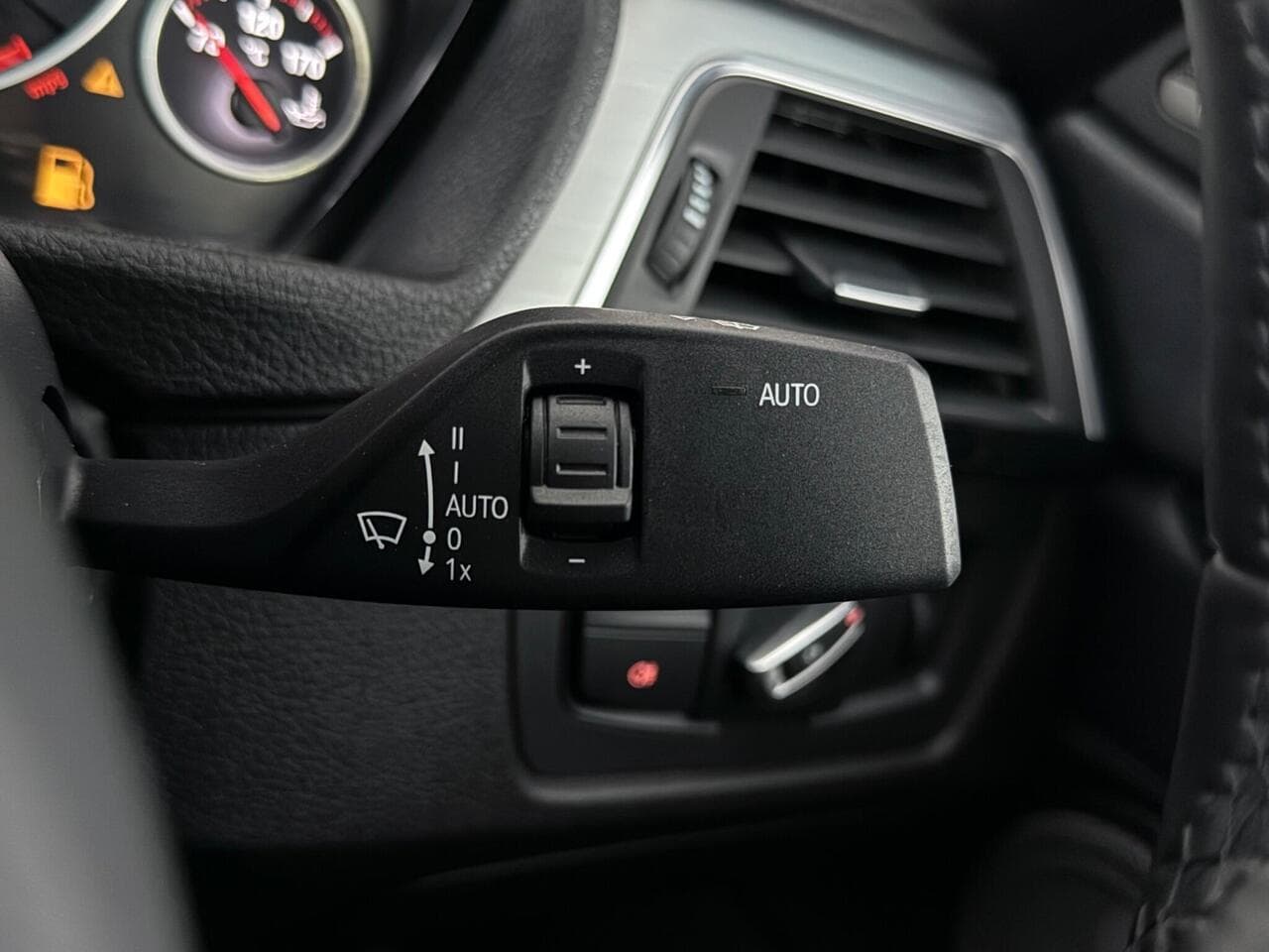 BMW 4 Series Gran Coupe thumbnail Misc Controls