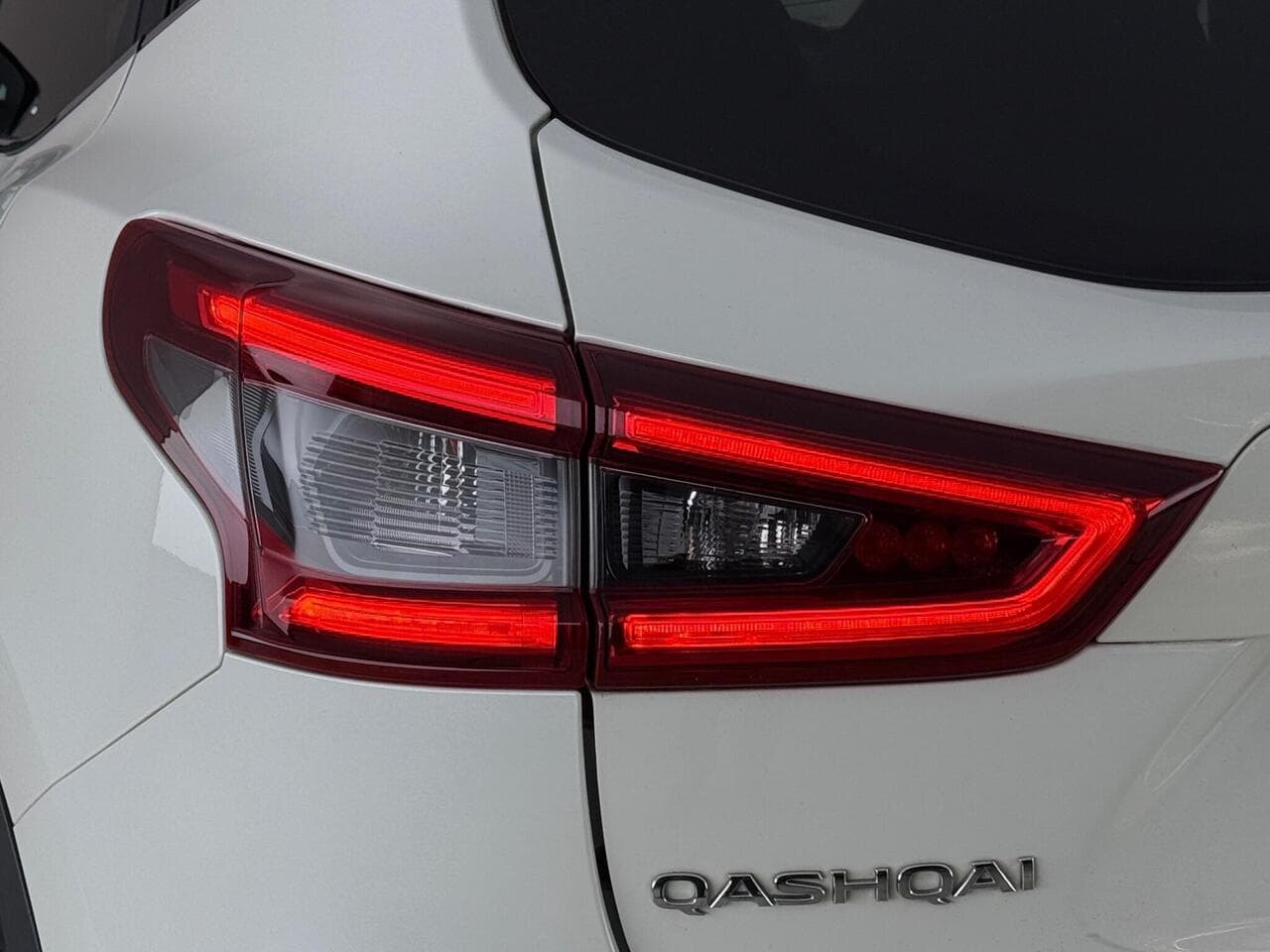 Nissan Qashqai thumbnail Lights Rear