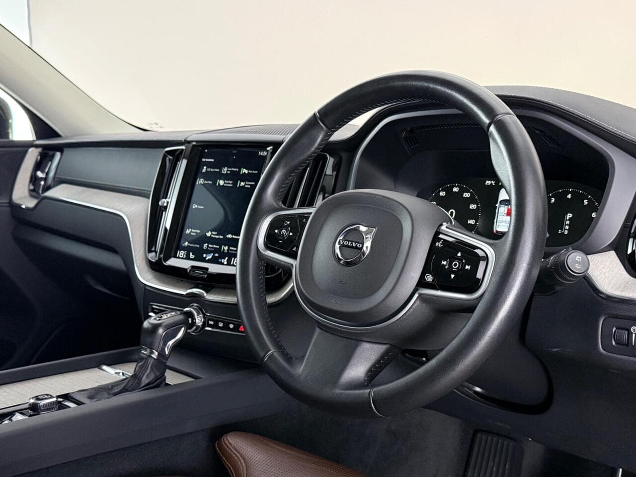 Volvo XC60 thumbnail Steering Wheel
