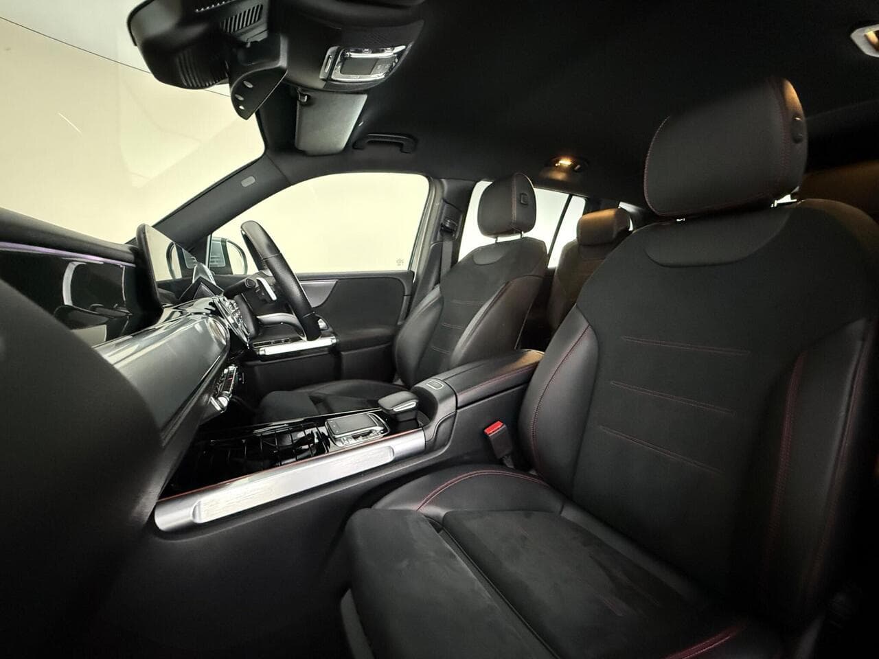 Mercedes-Benz GLB thumbnail Seat Front Passenger