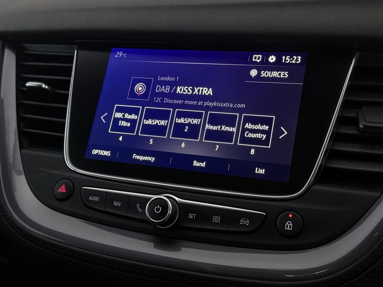 Vauxhall Grandland X thumbnail Infotainment System