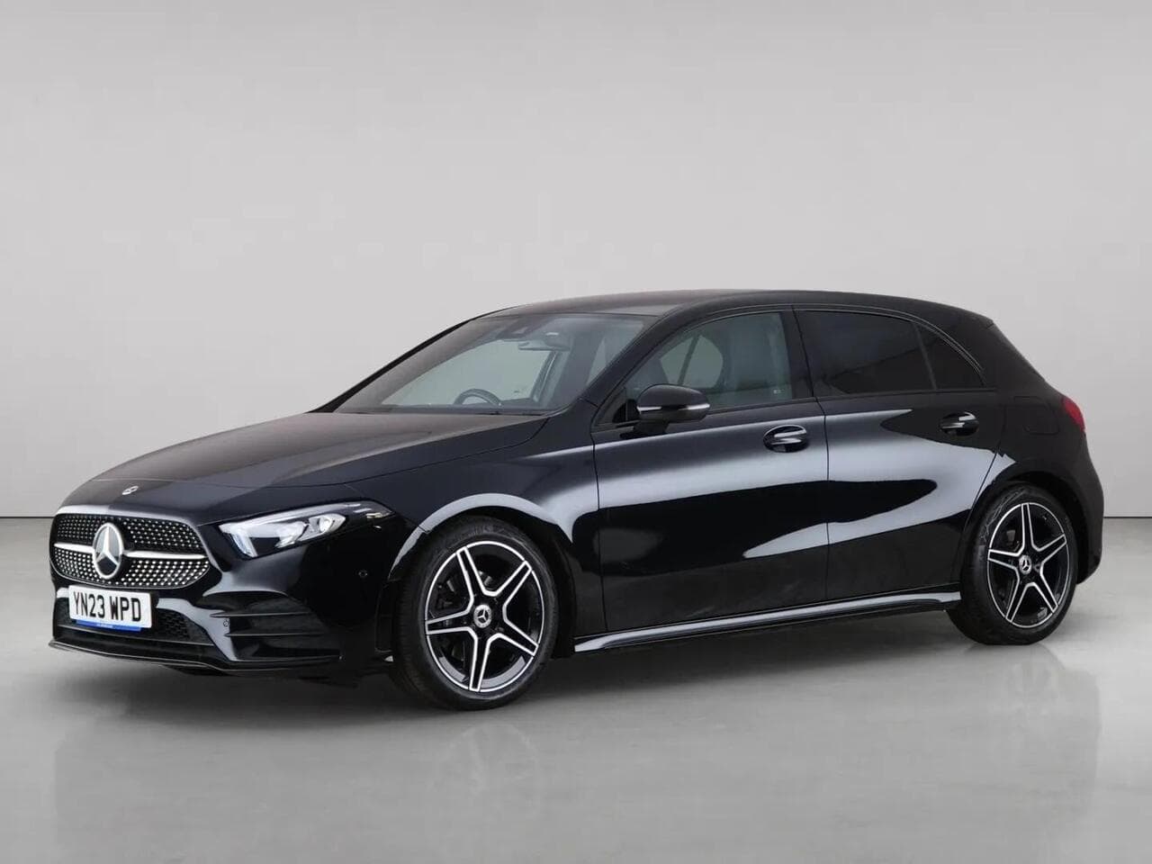 Mercedes-Benz A Class thumbnail Front Left