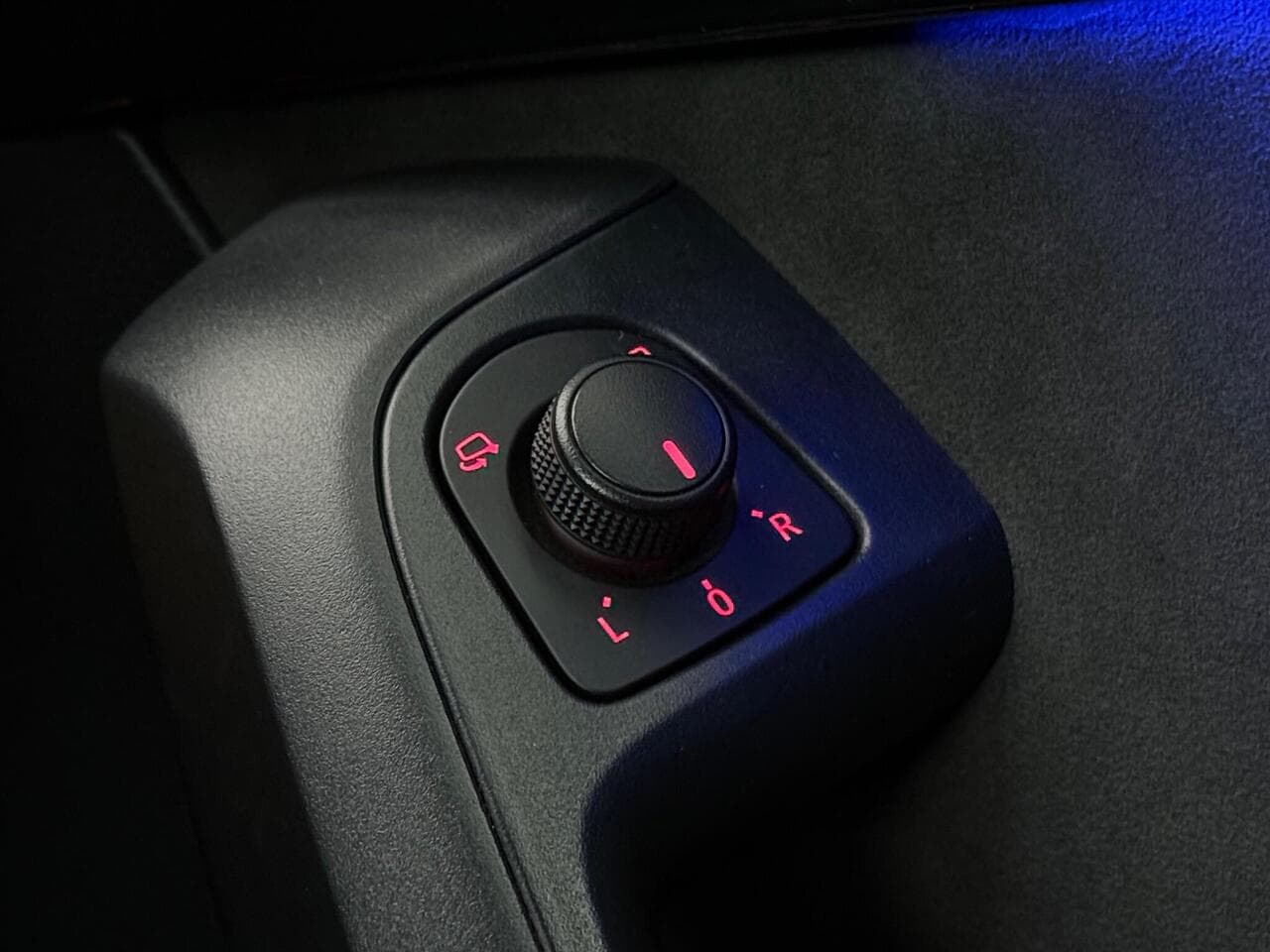 SEAT CUPRA Ateca thumbnail Misc Controls