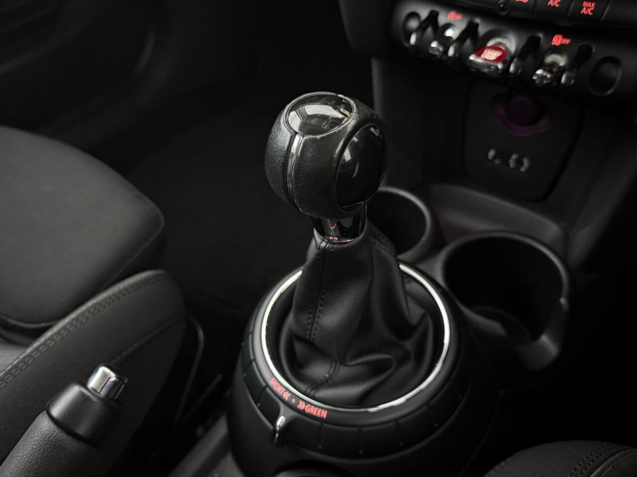 MINI Hatch thumbnail Interior Front