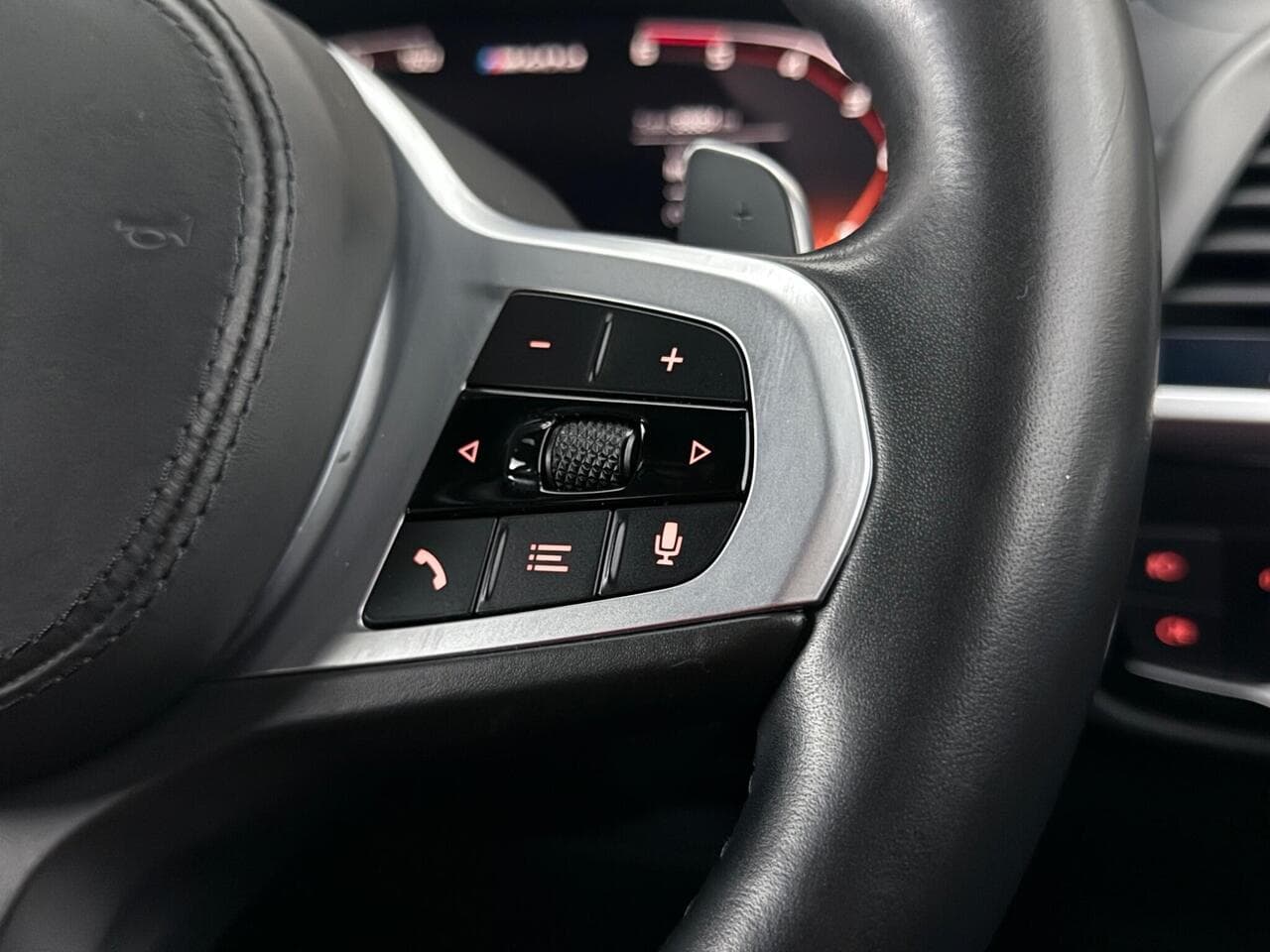 BMW X4 thumbnail Misc Controls