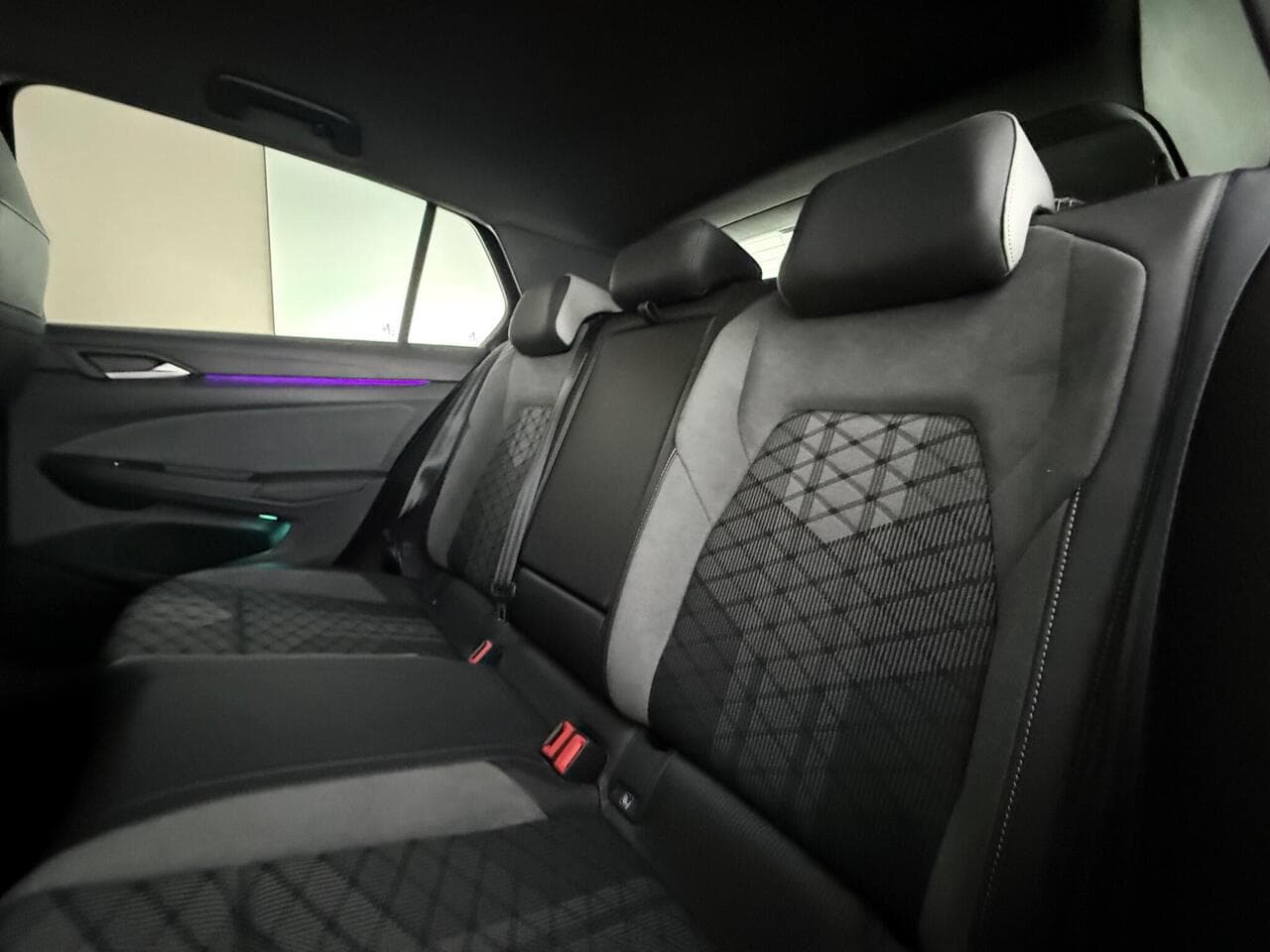 Volkswagen Golf thumbnail Seats Rear