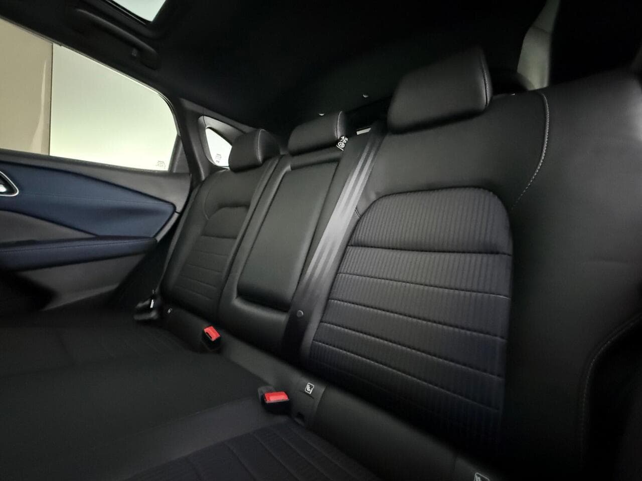 Nissan Qashqai thumbnail Seats Rear