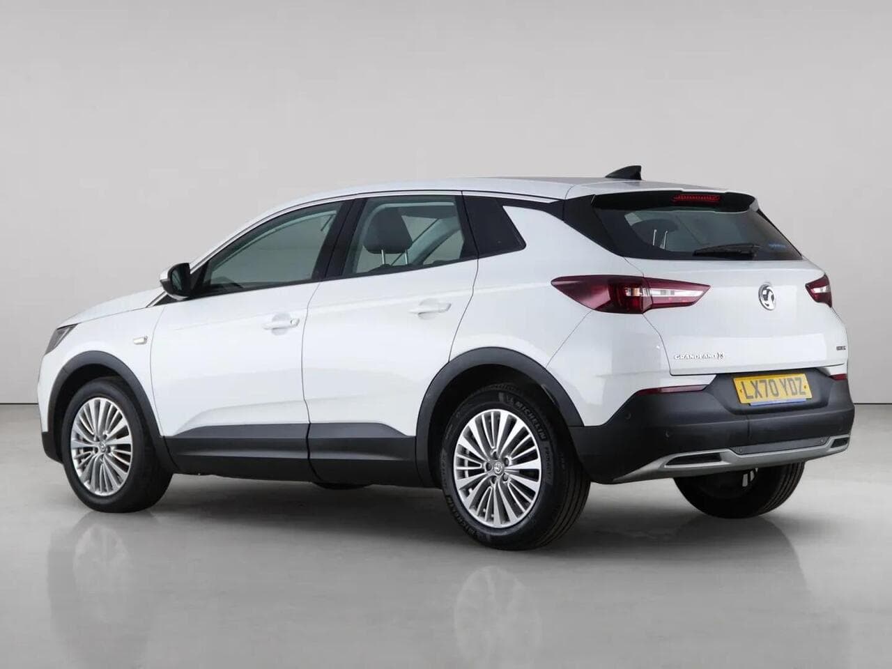 Vauxhall Grandland X thumbnail Rear Left