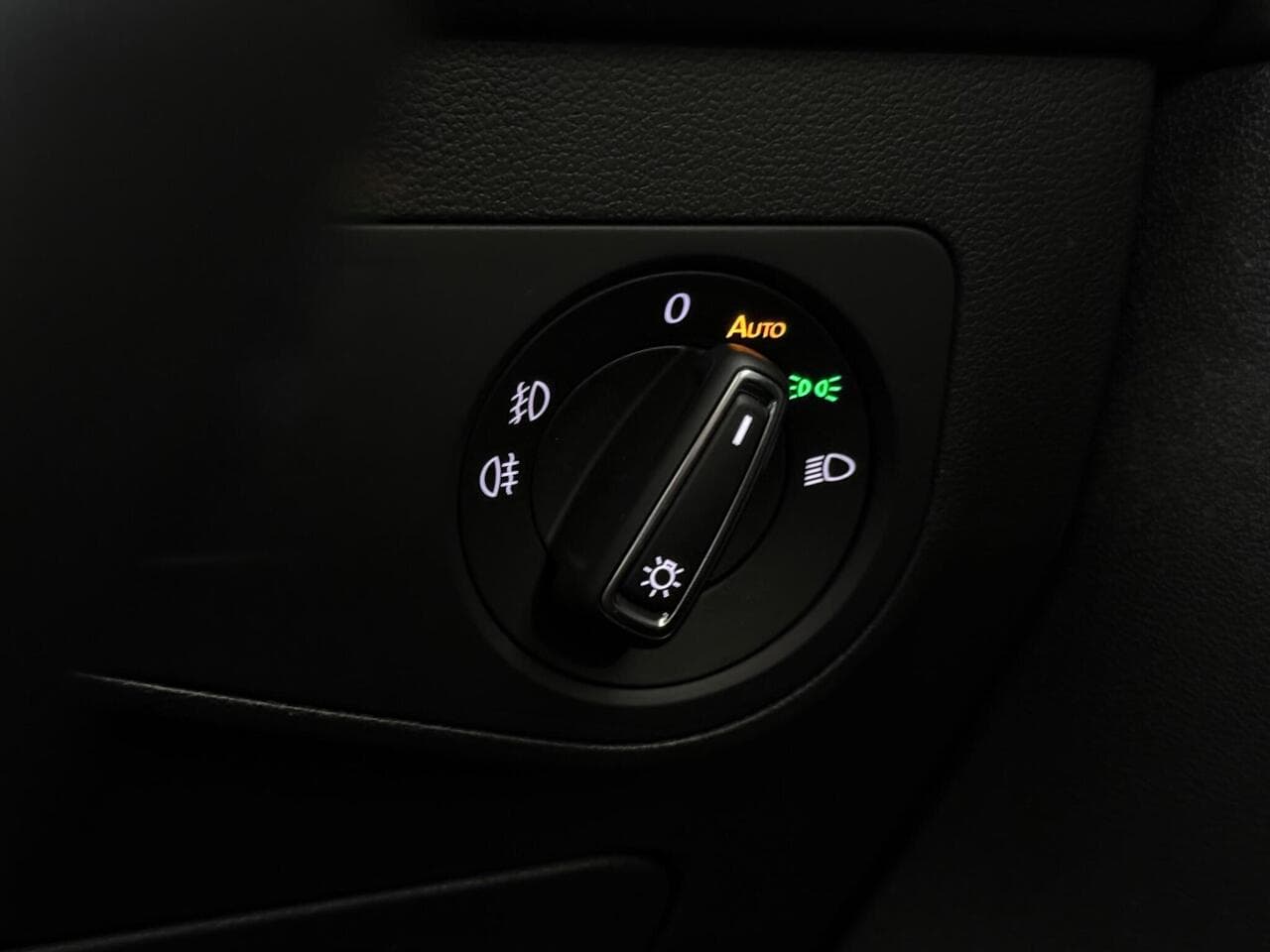 Volkswagen Tiguan thumbnail Misc Controls