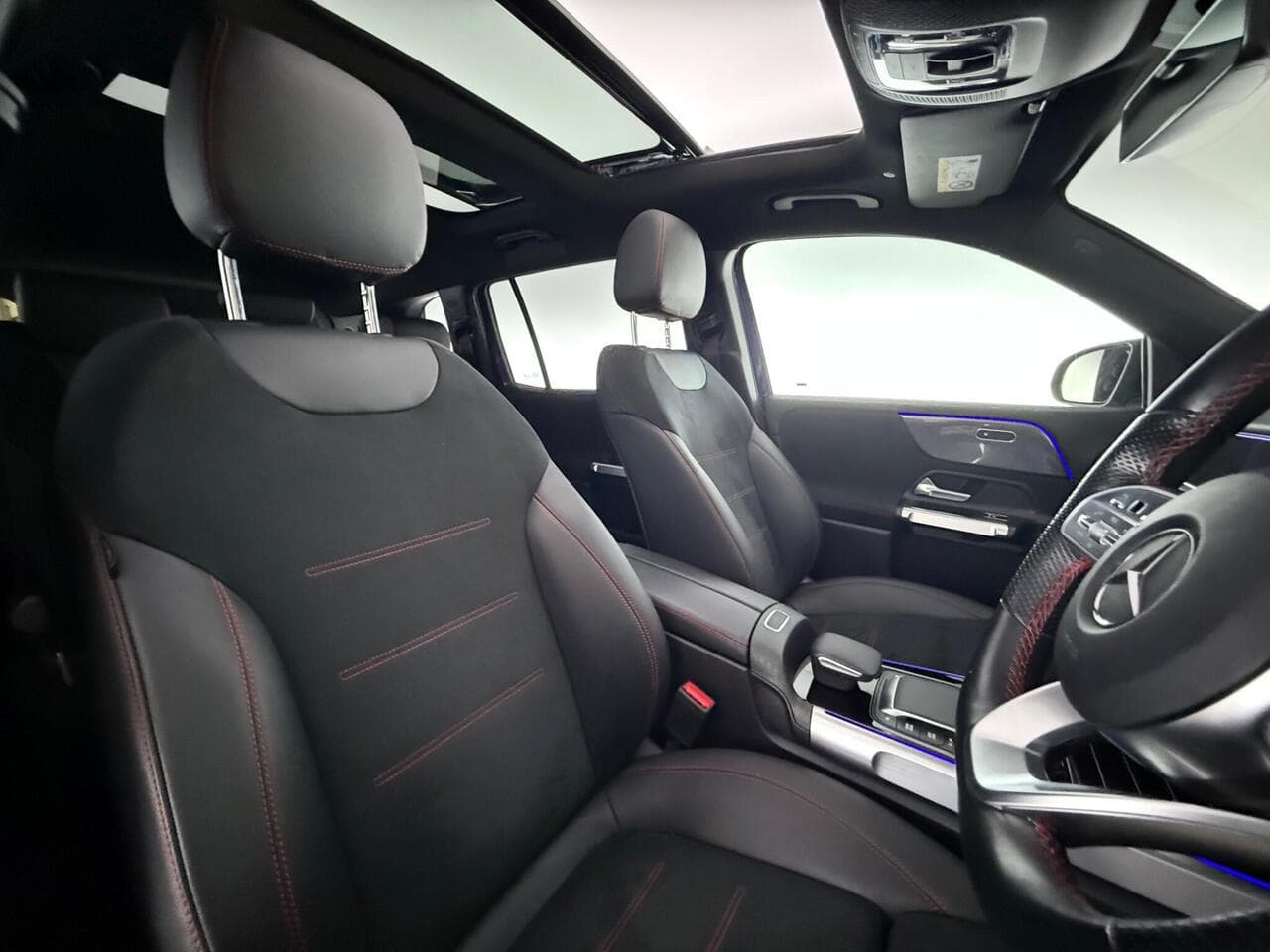 Mercedes-Benz GLB thumbnail Seat Driver