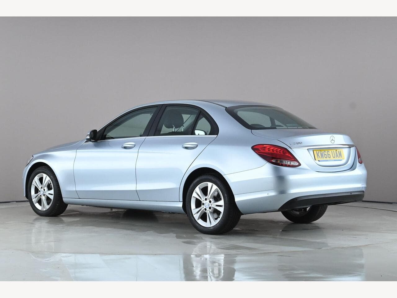 Mercedes-Benz C Class thumbnail Rear Left