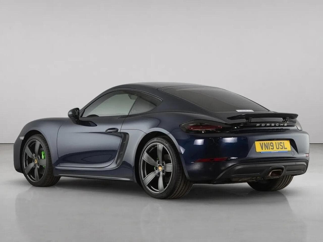 Porsche 718 Cayman thumbnail Rear Left