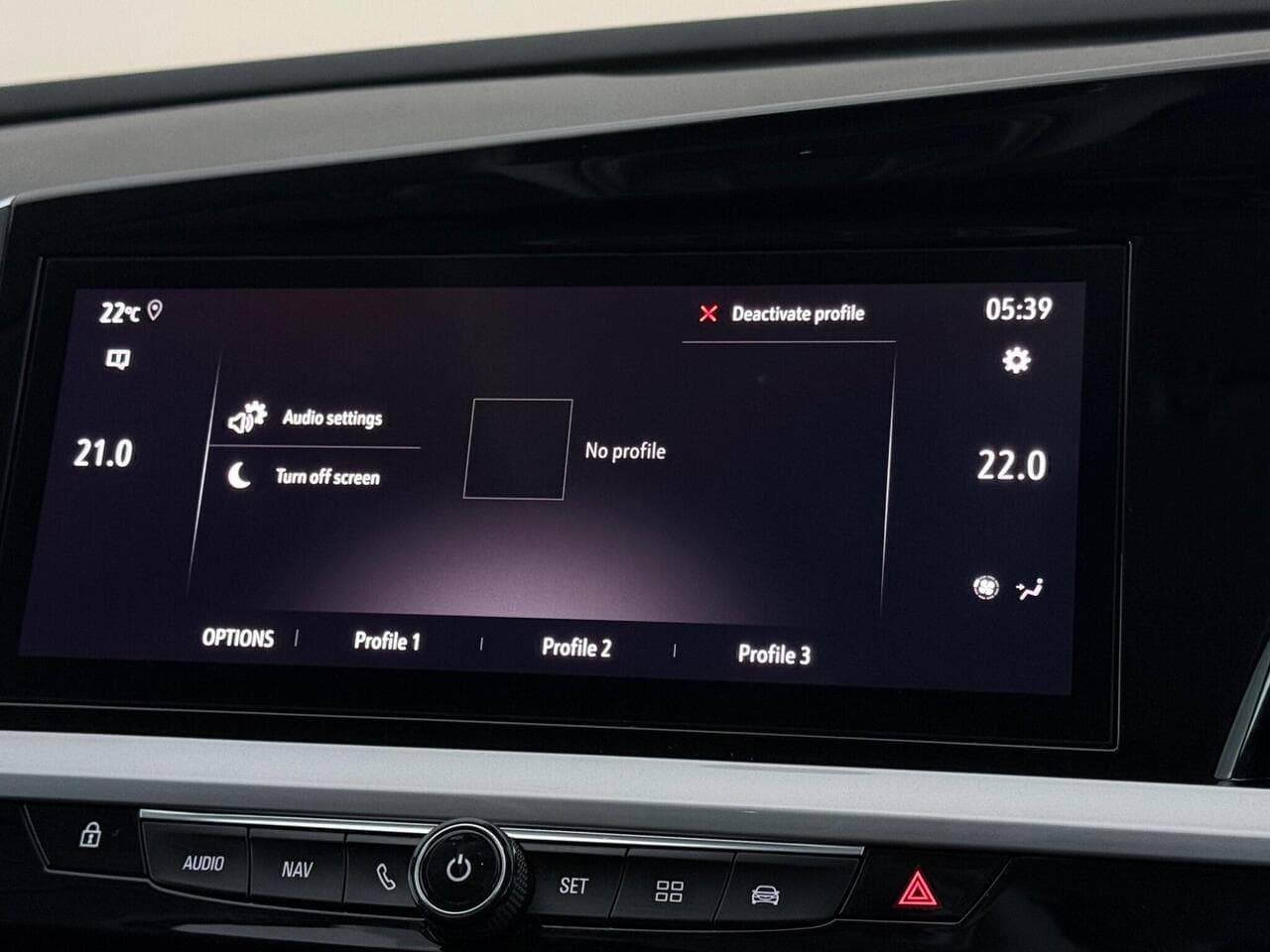 Vauxhall Grandland thumbnail Infotainment System